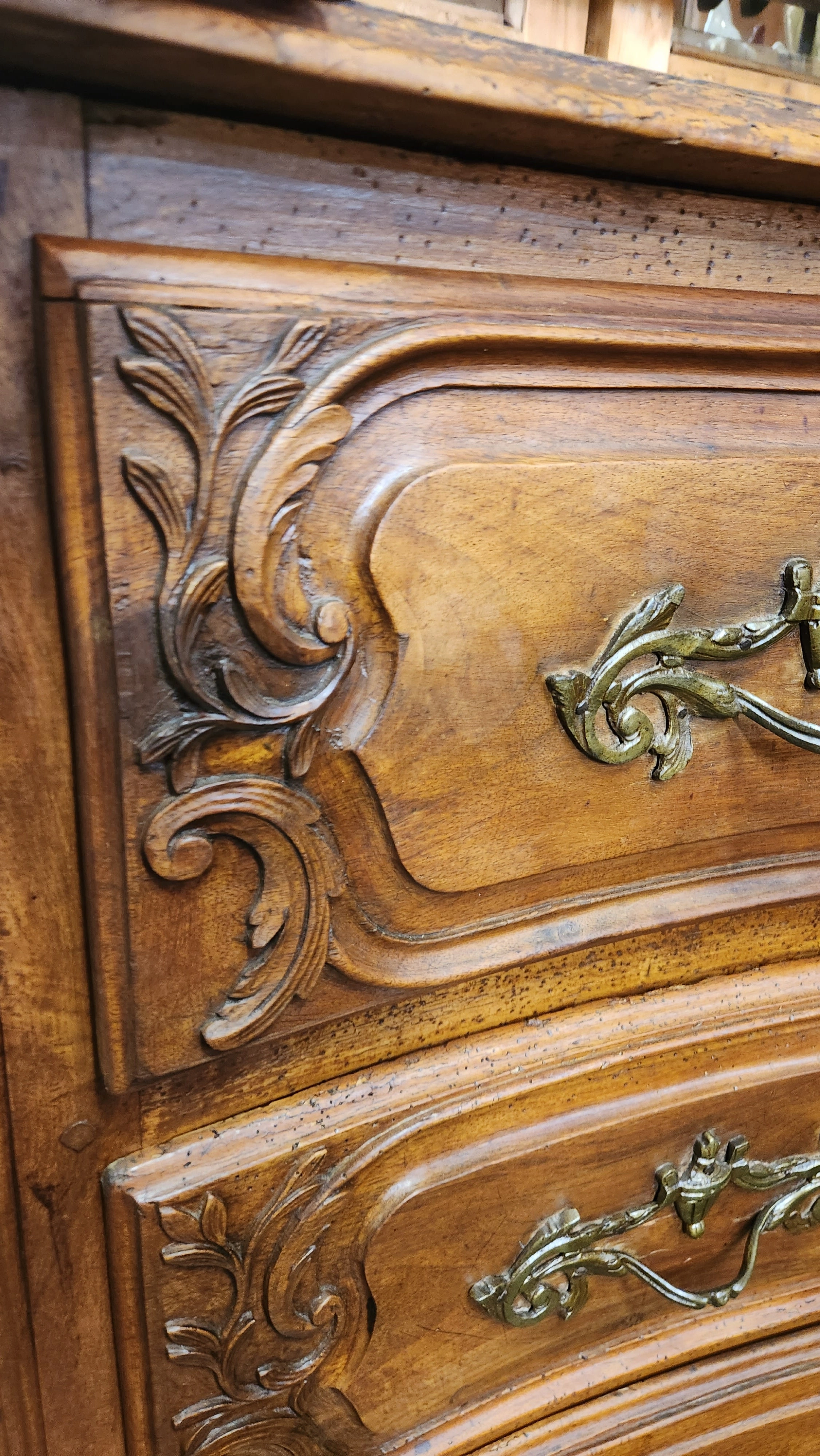 18TH CENTURY FRENCH COUNTRY CHEST
