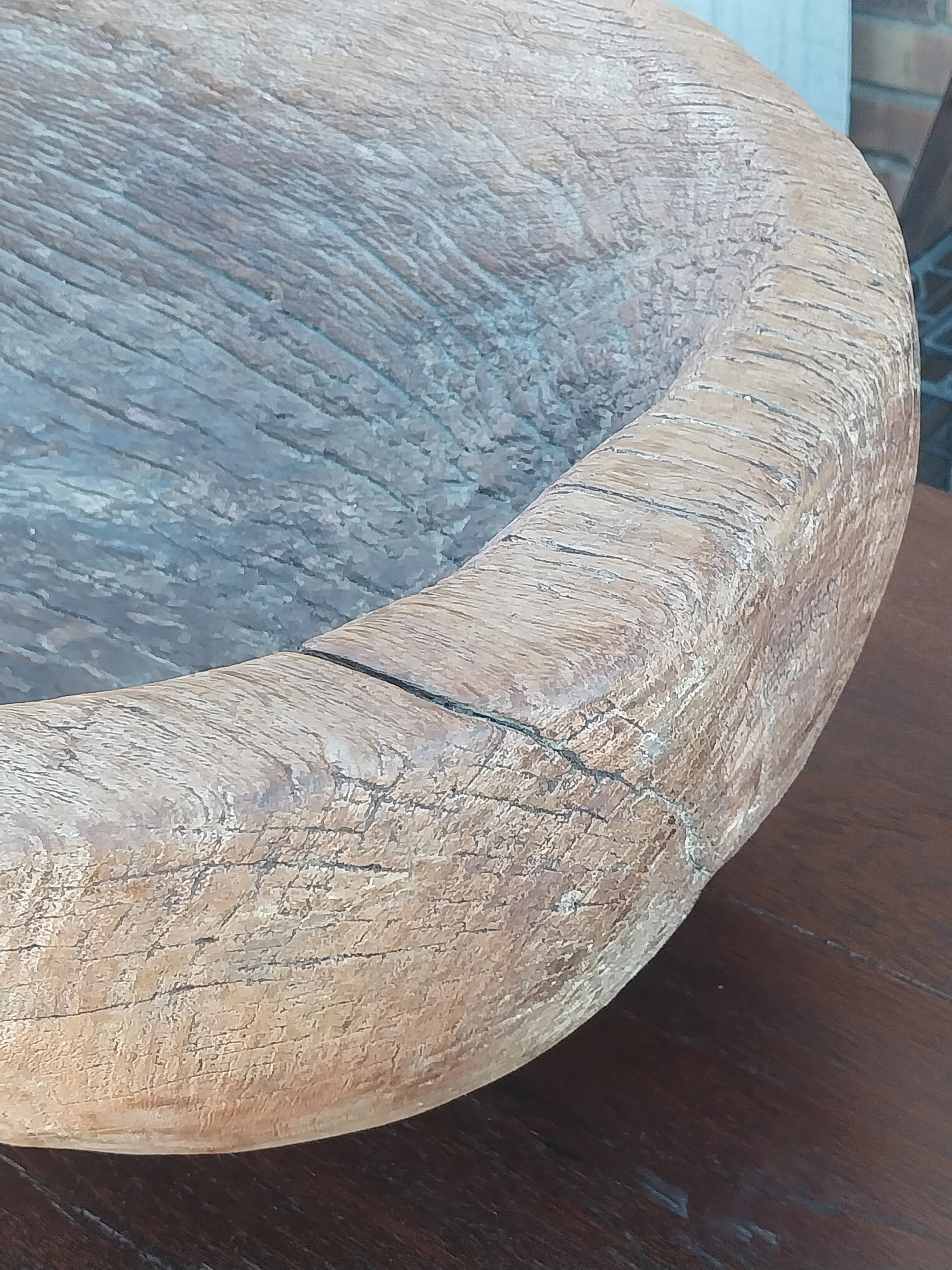 CARVED WOOD CENTER BOWL