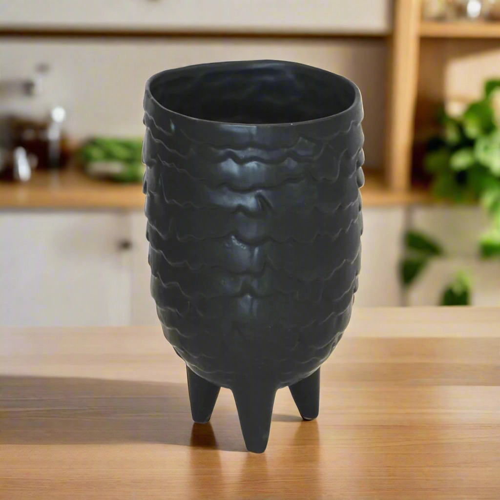 Ceramic scale pot black large