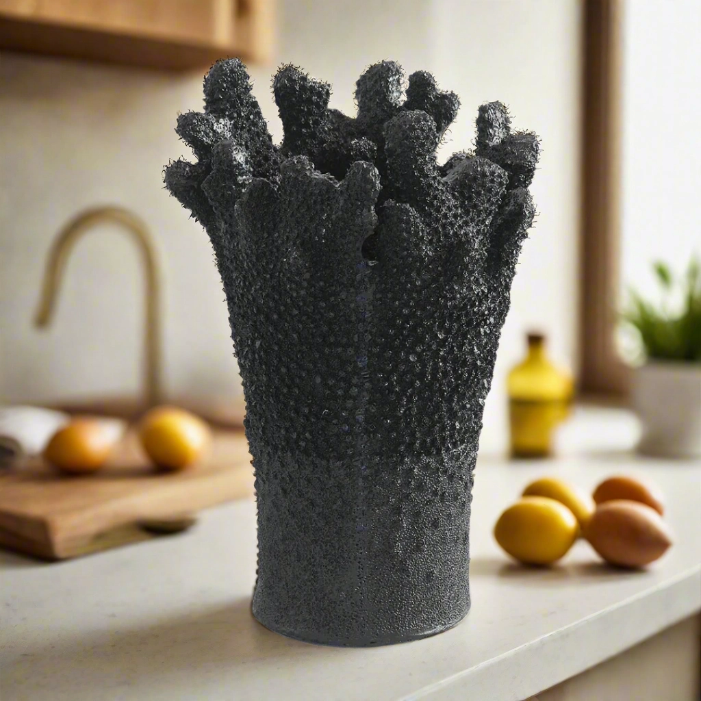 Coral vase black large