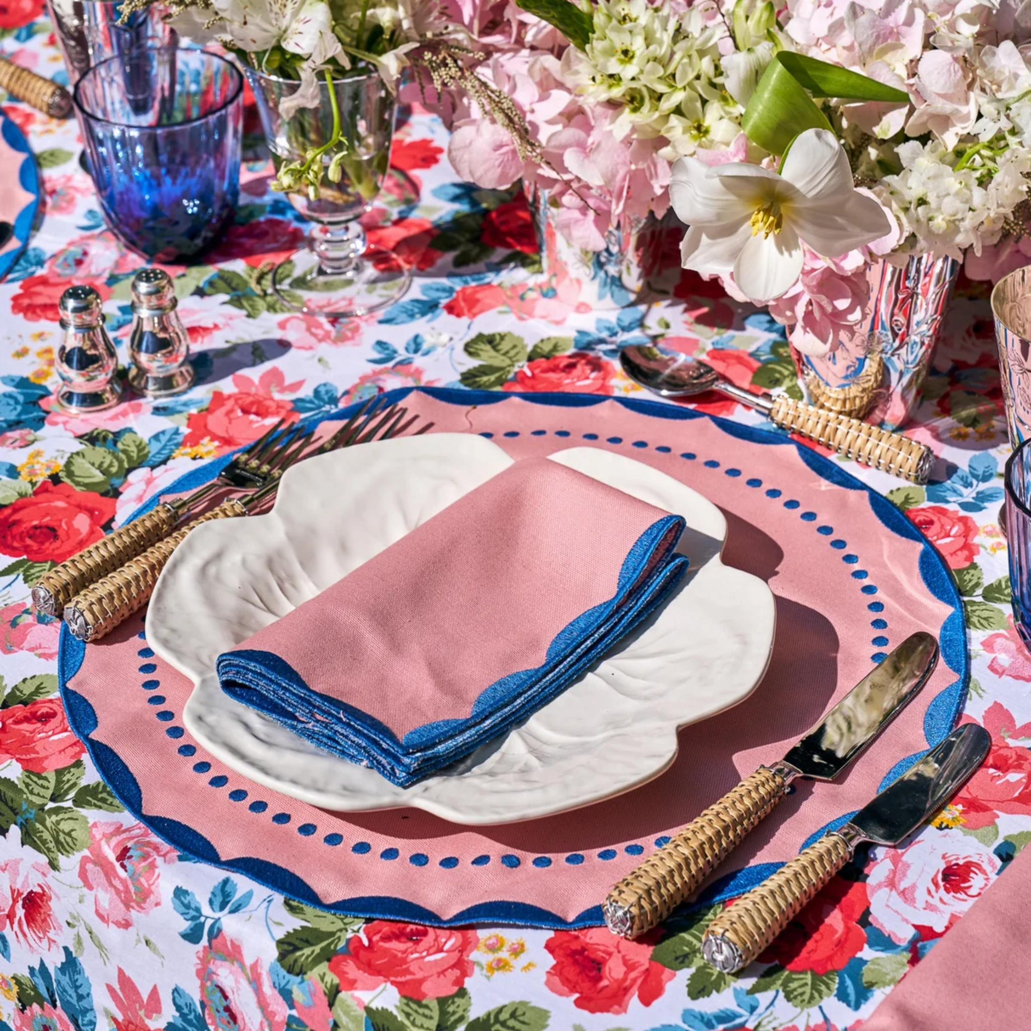 Emiliy Embroidered Placemat and Napkin Set