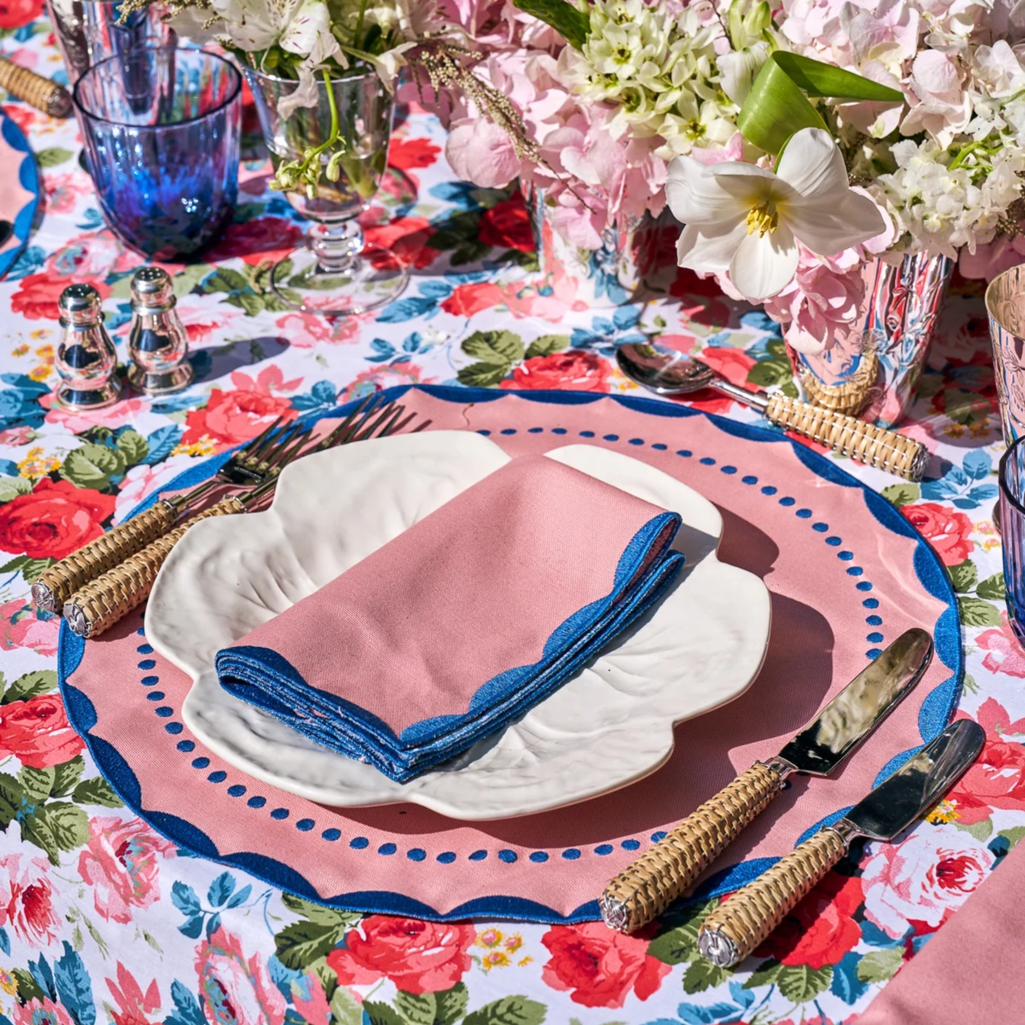 Emiliy Embroidered Placemat and Napkin Set