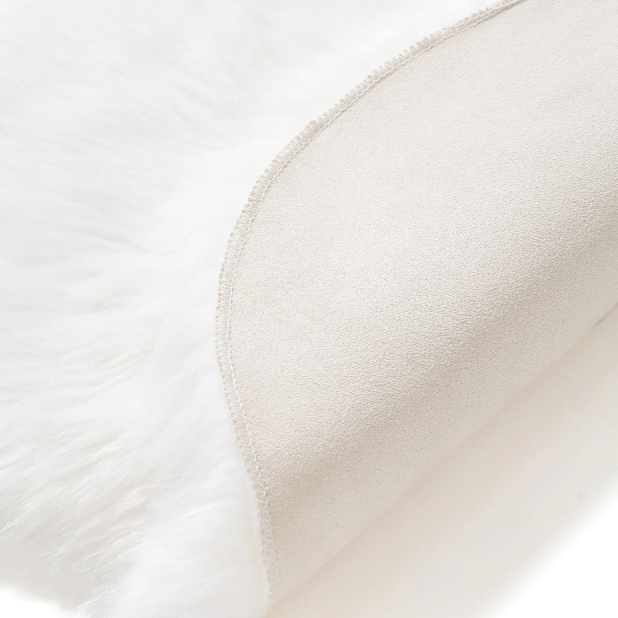 Farmo Rug White (W900 X D500)