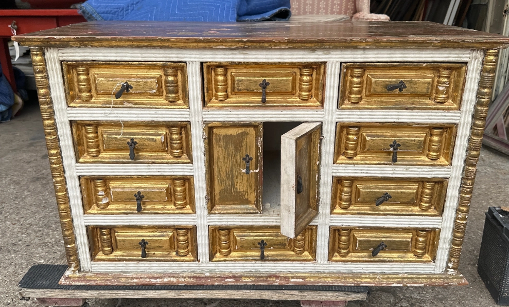 FLORENTINE LOW GILT CHEST WITH 10 DRAWERS