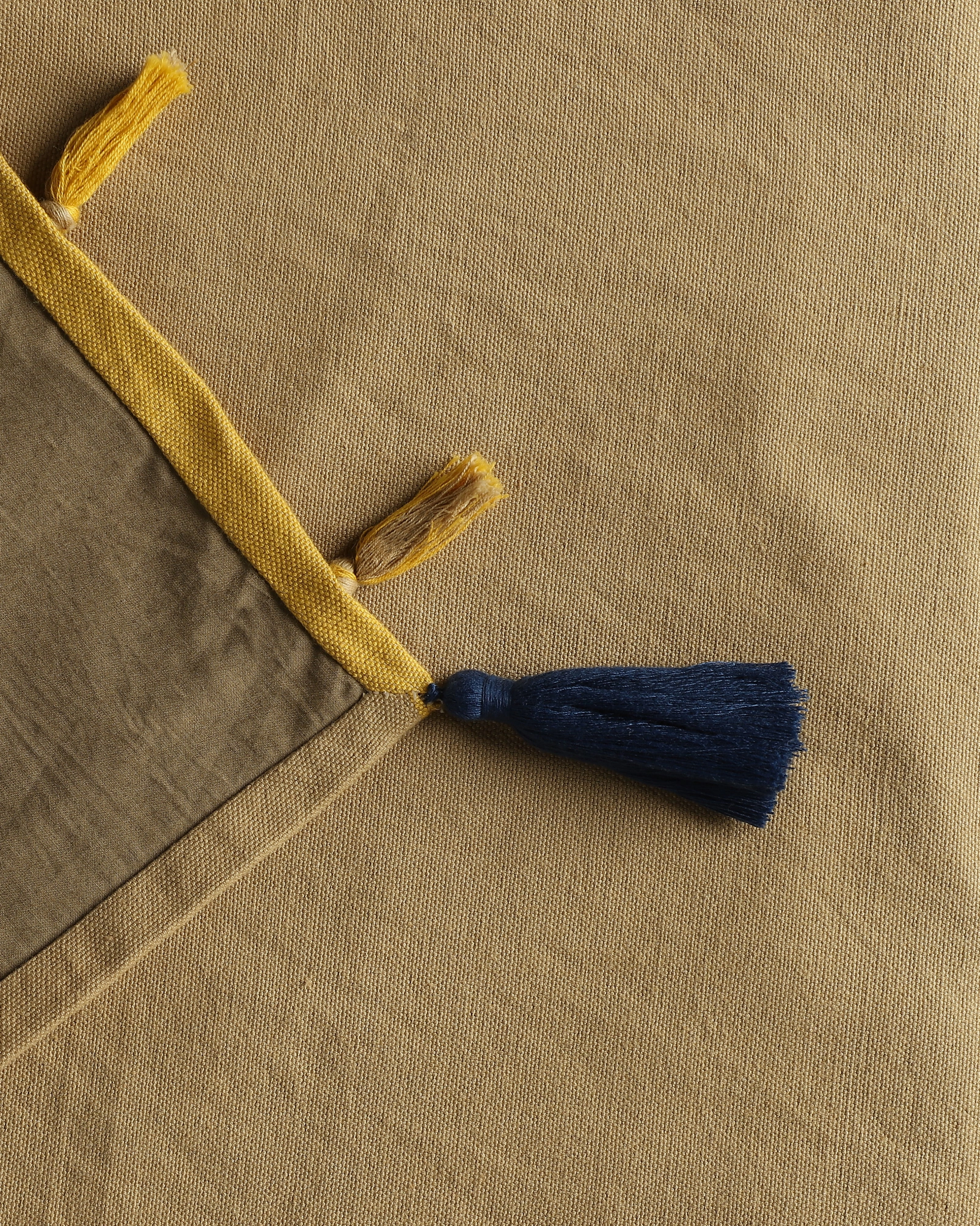 Grande Extra Weft Cotton Table Runner