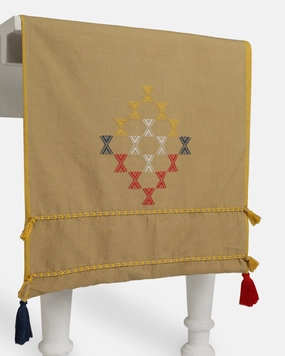 Grande Extra Weft Cotton Table Runner ceramic table ornament