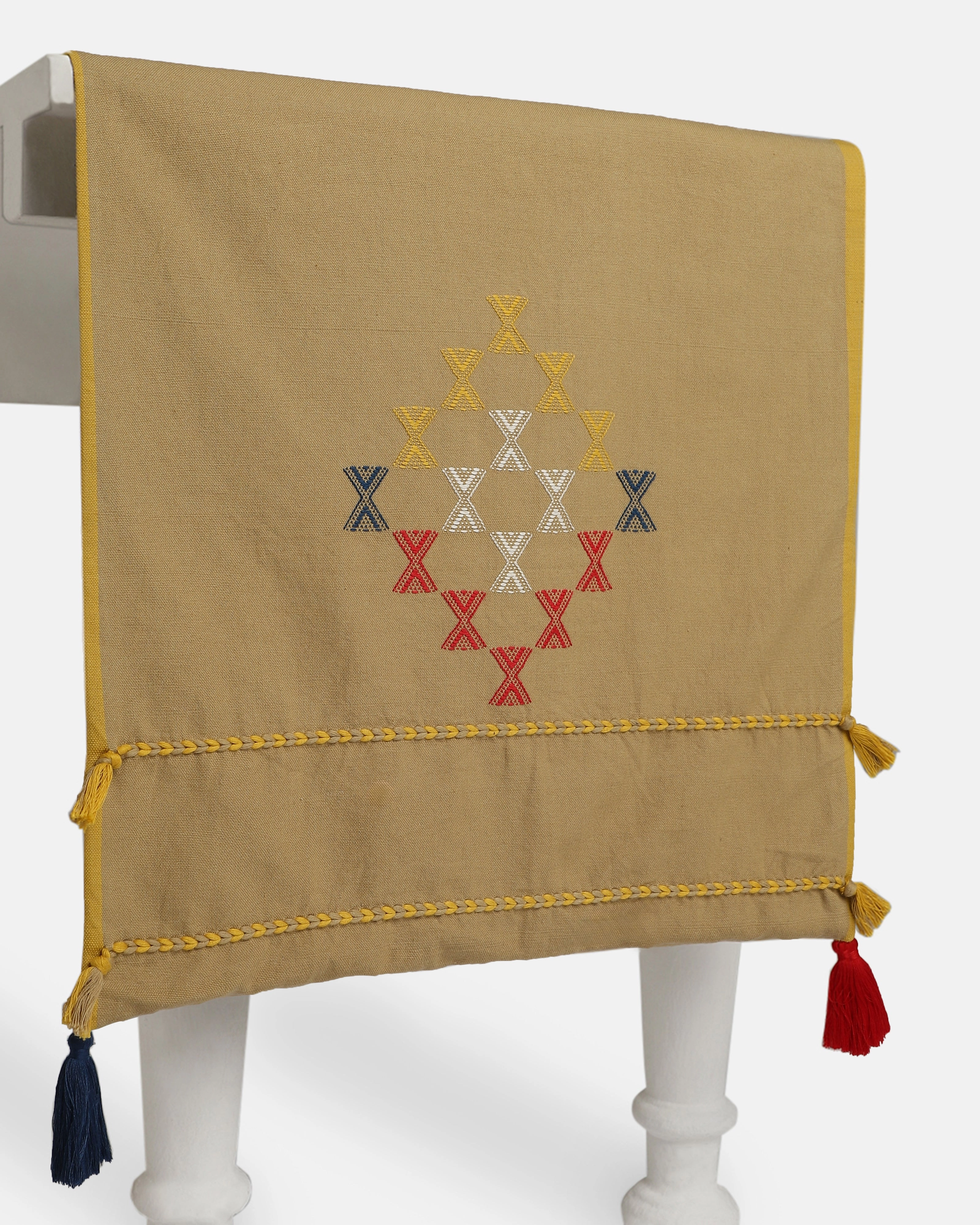 Grande Extra Weft Cotton Table Runner ceramic table ornament