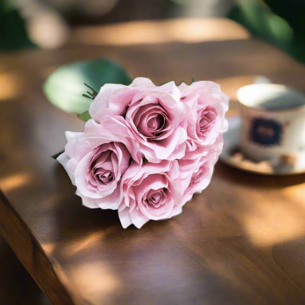 Iced lilac rose bunch