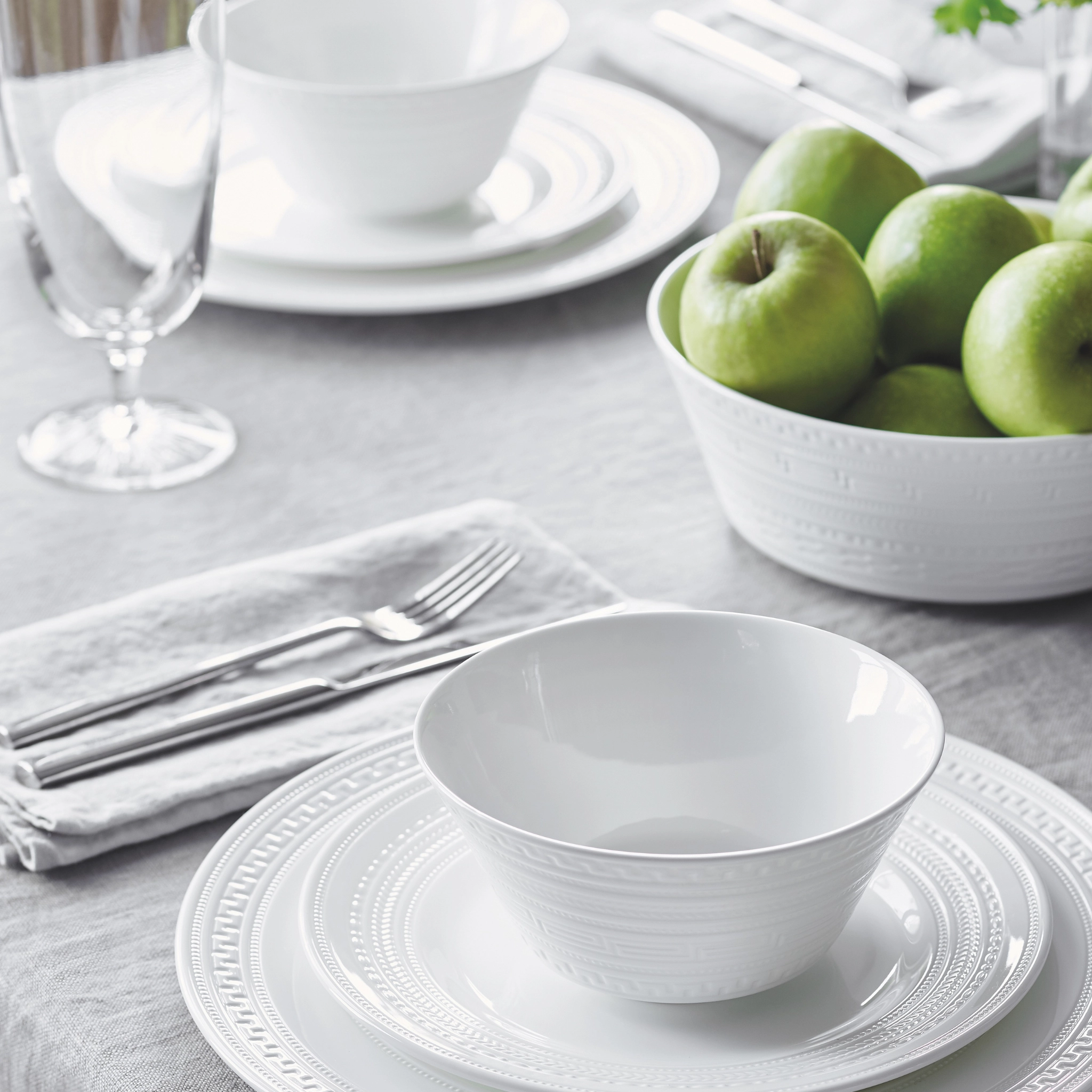 Intaglio 5-piece Place Setting - BARGAIN BASEMENT ITEM