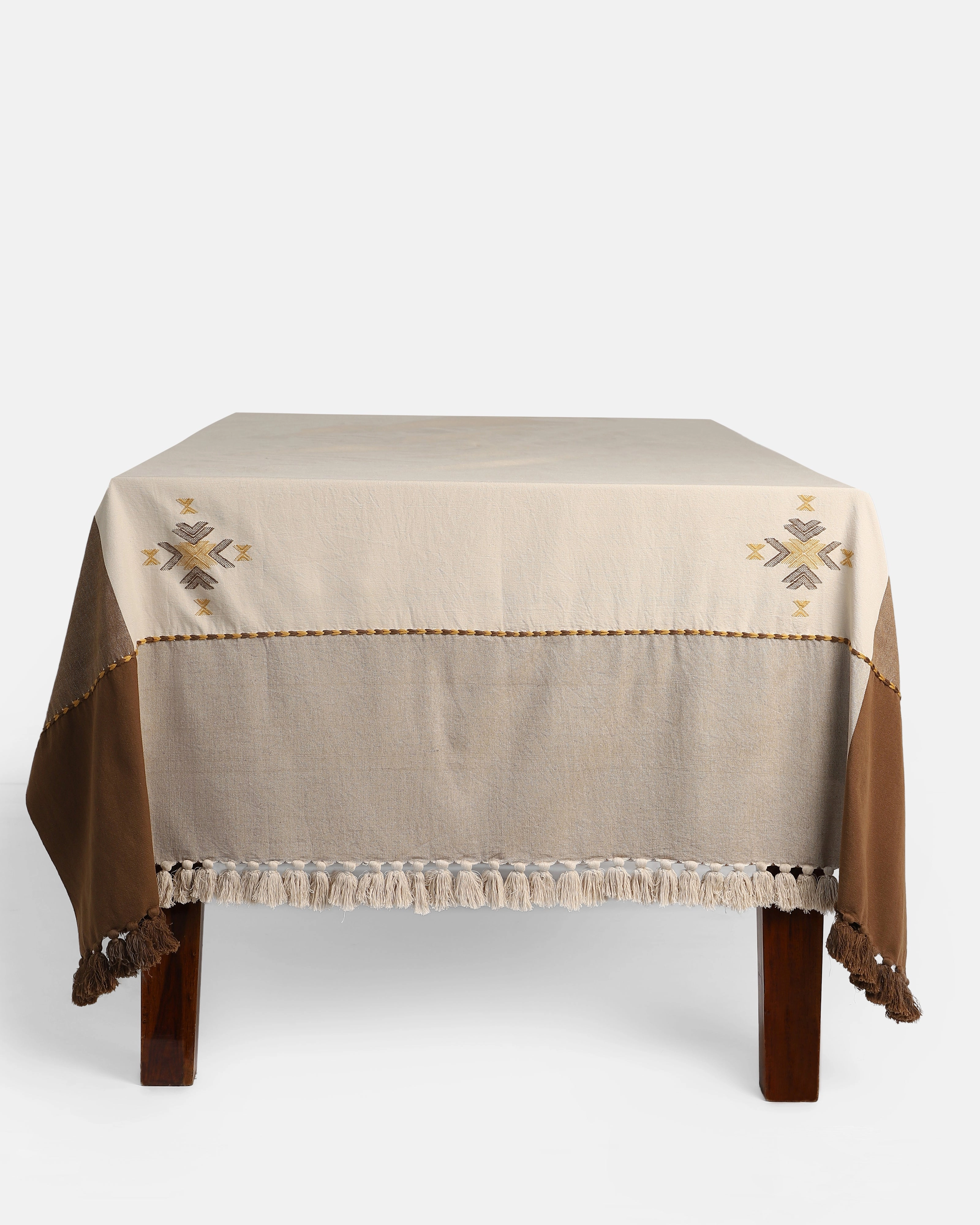 Ivona Extra Weft Cotton Table Cover ceramic table ornament