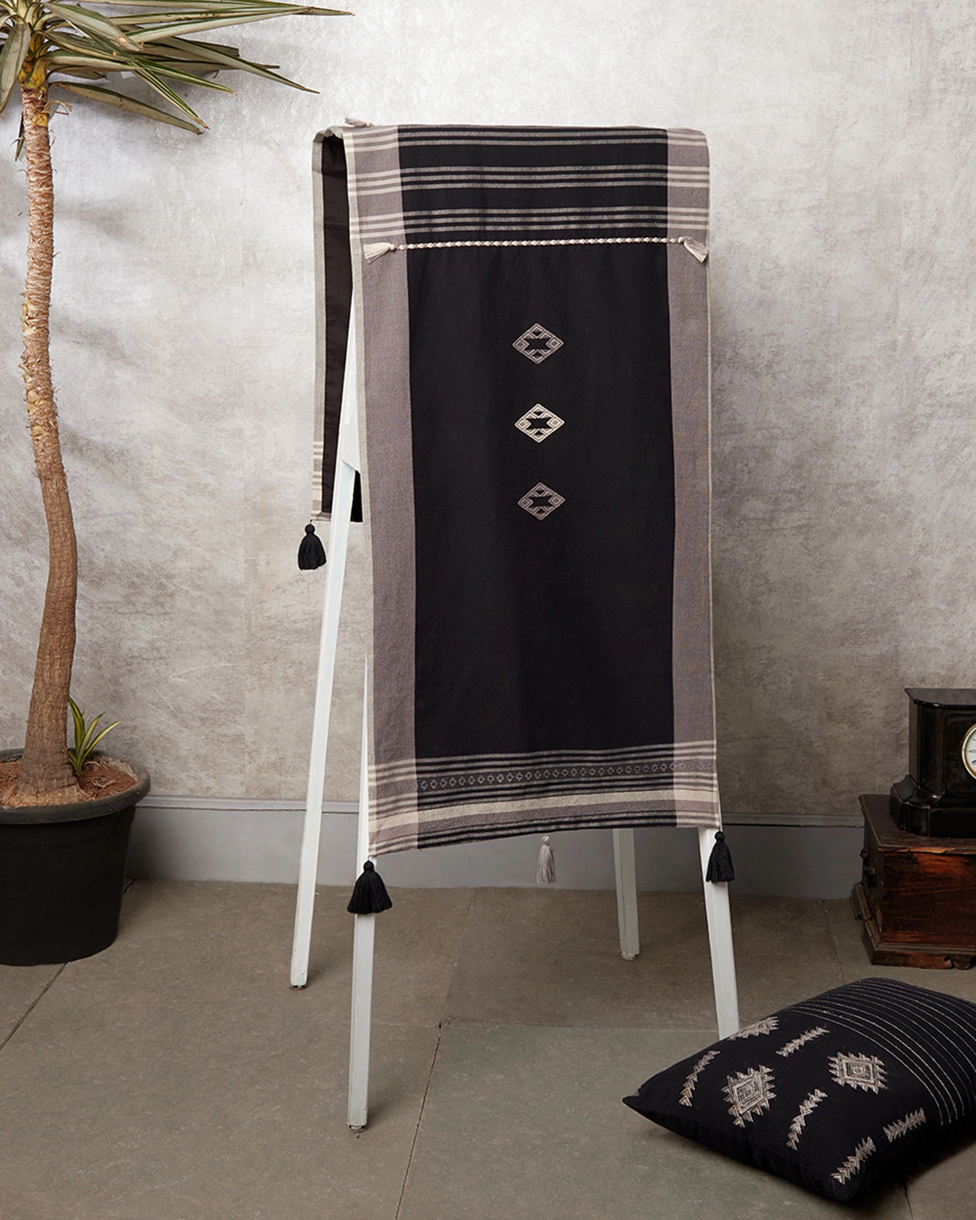 Janya Extra Weft Cotton Table Runner
