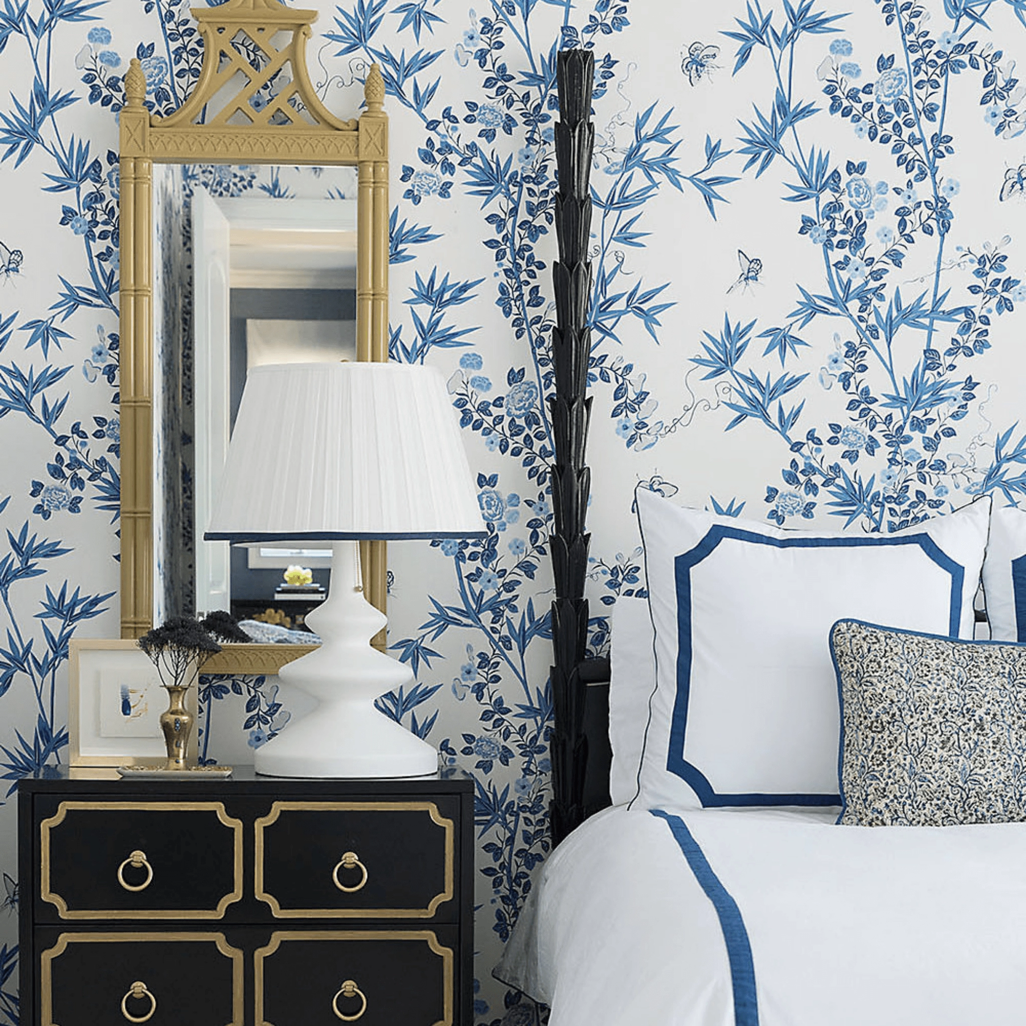 Jardin De Chine Wallcovering in Porcelain Blue & White