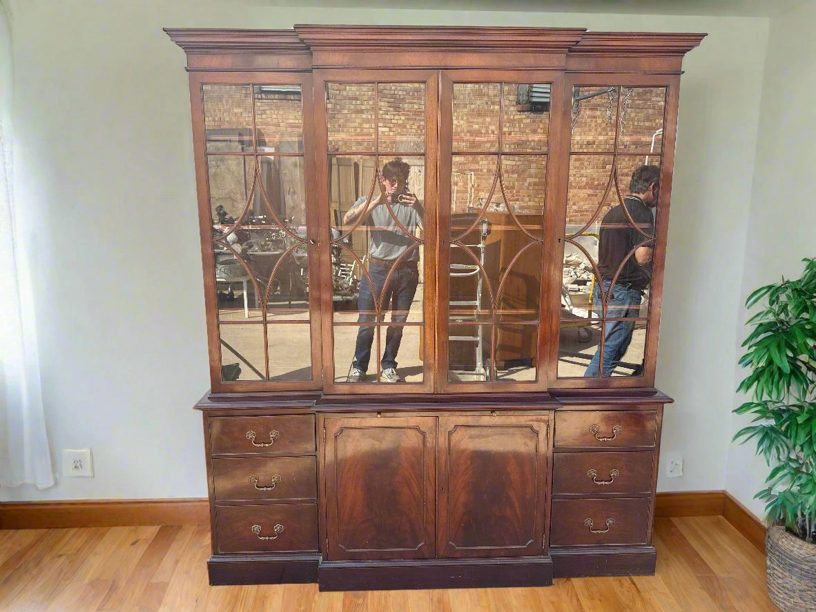 LARGE FEDERAL STYLE CHINA/DISPLAY CABINET artistic wall mural
