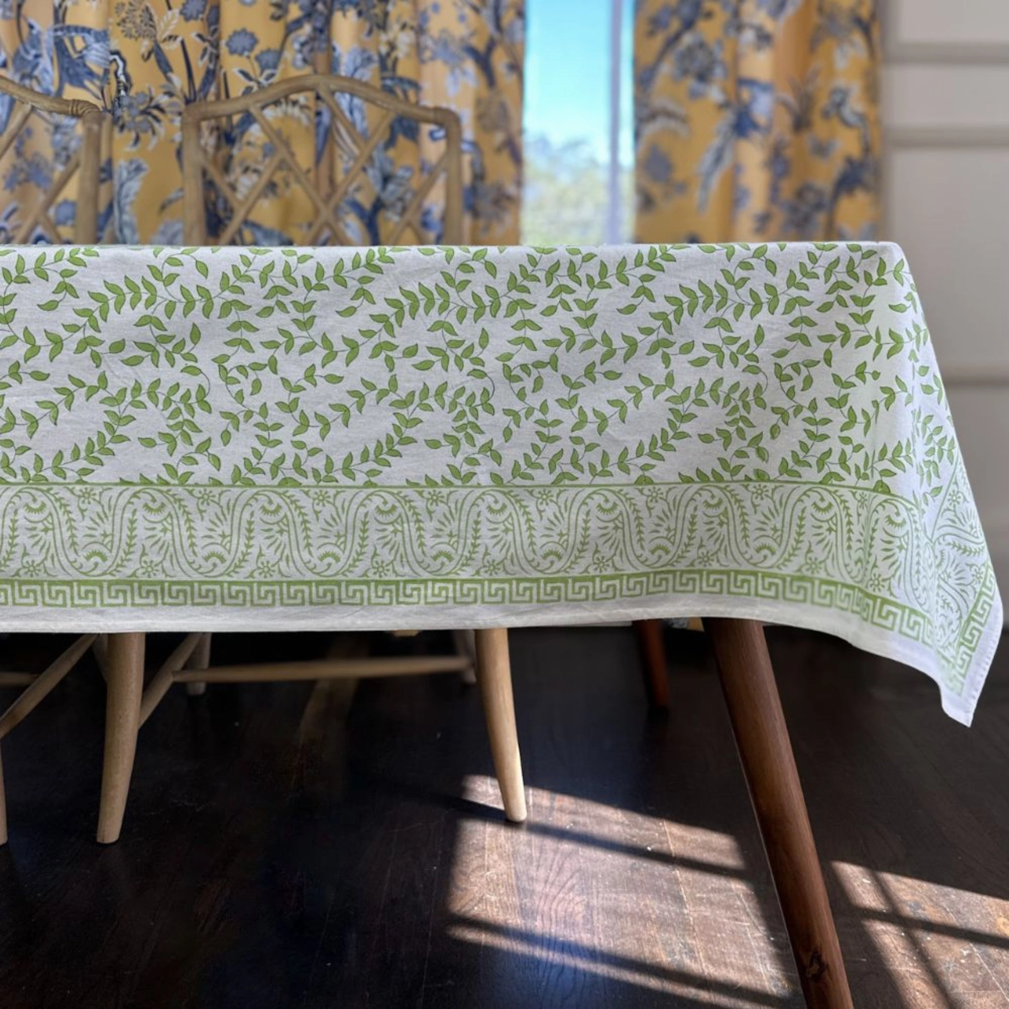 Light Green Leaves Tablecloth