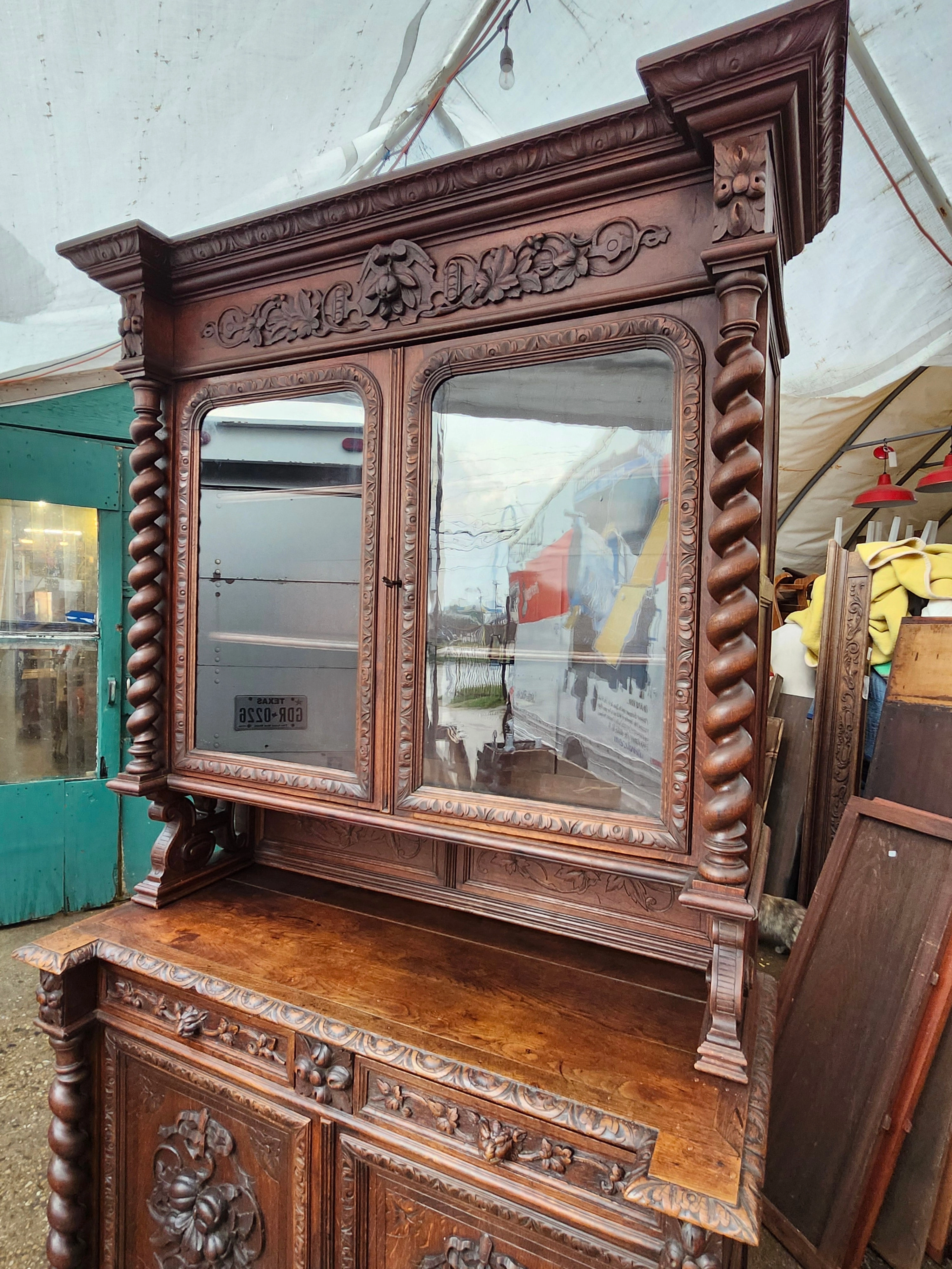 LOUIS XIII BARLEY TWIST OAK  BUFFET