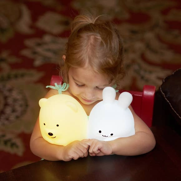 Lumipets?? LED Night Light with Remote