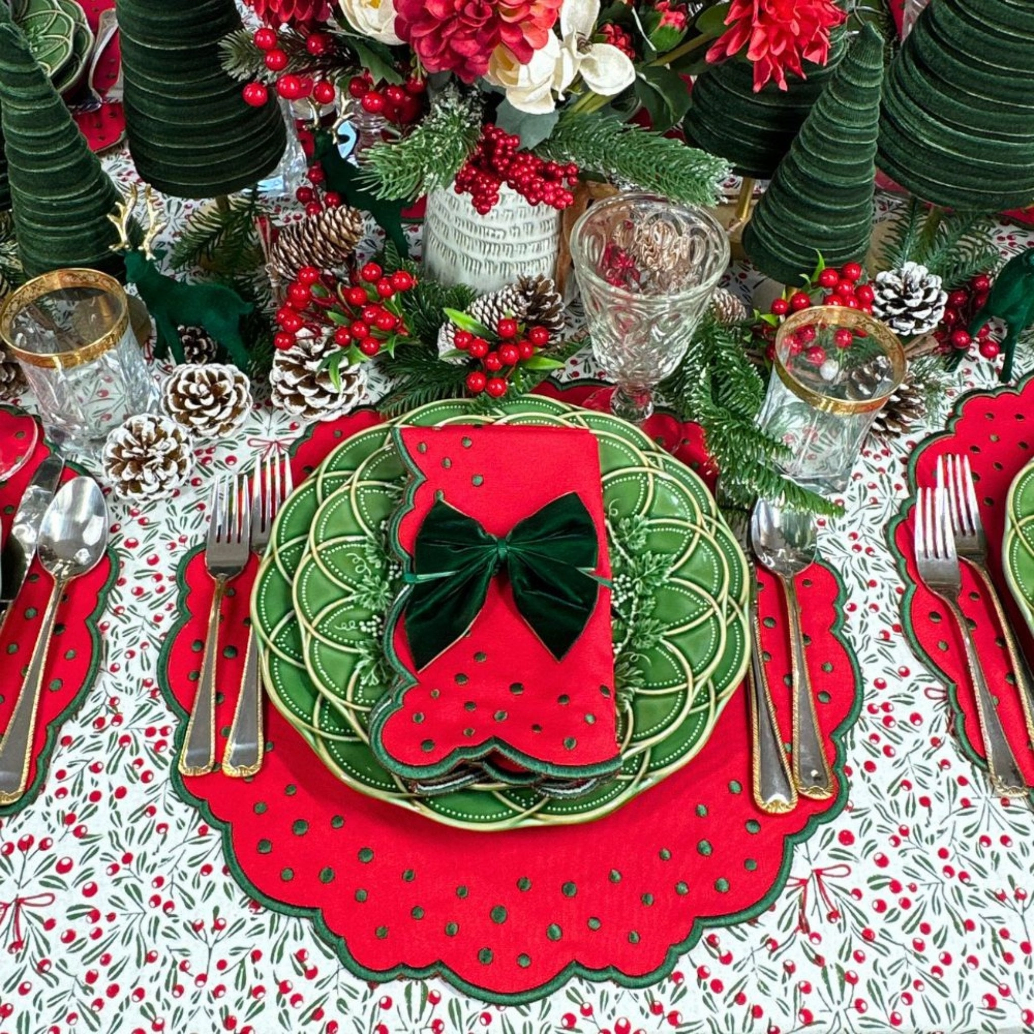 Mistletoe Tablecloth