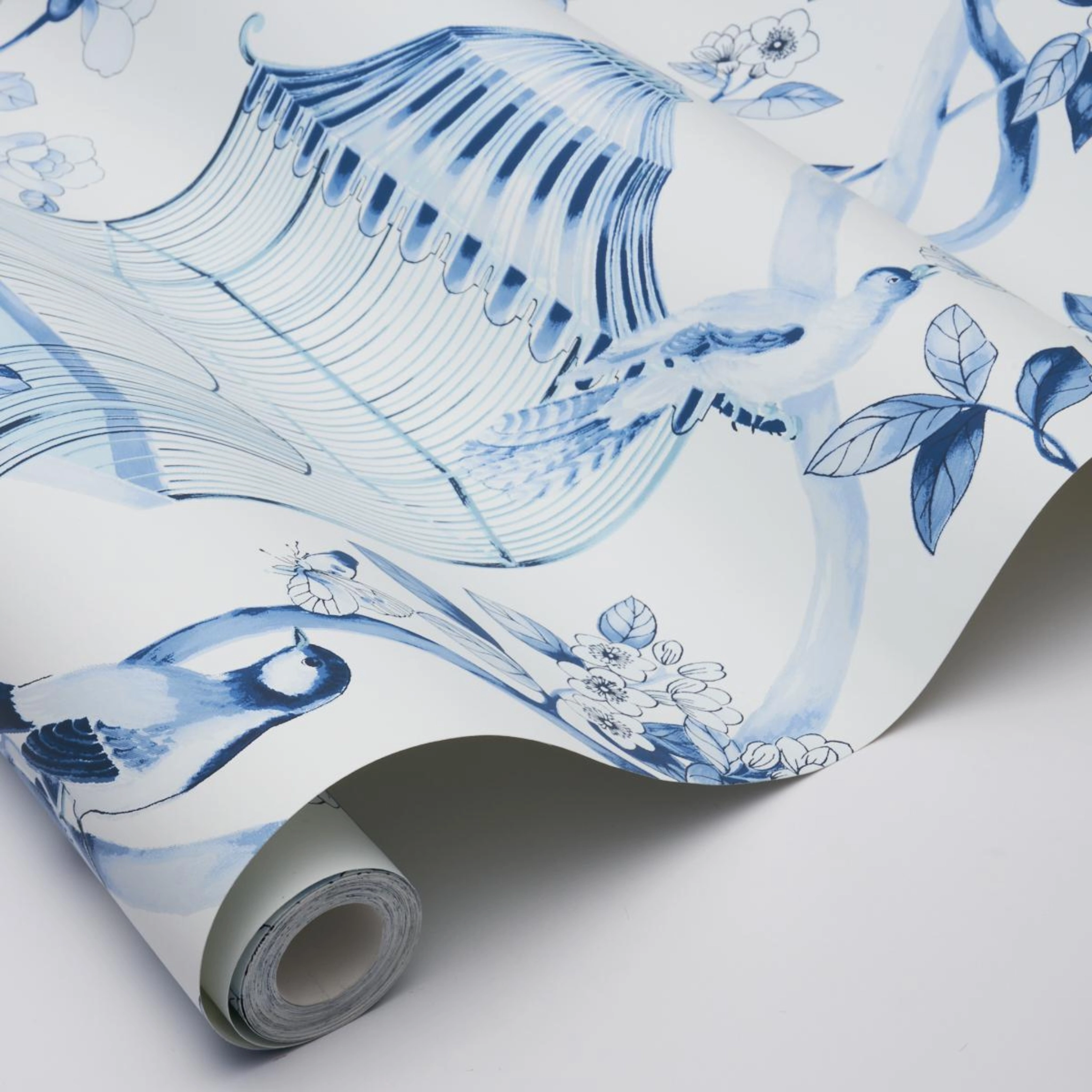 Oiseaux Et Fleurs Wallpaper in Porcelain
