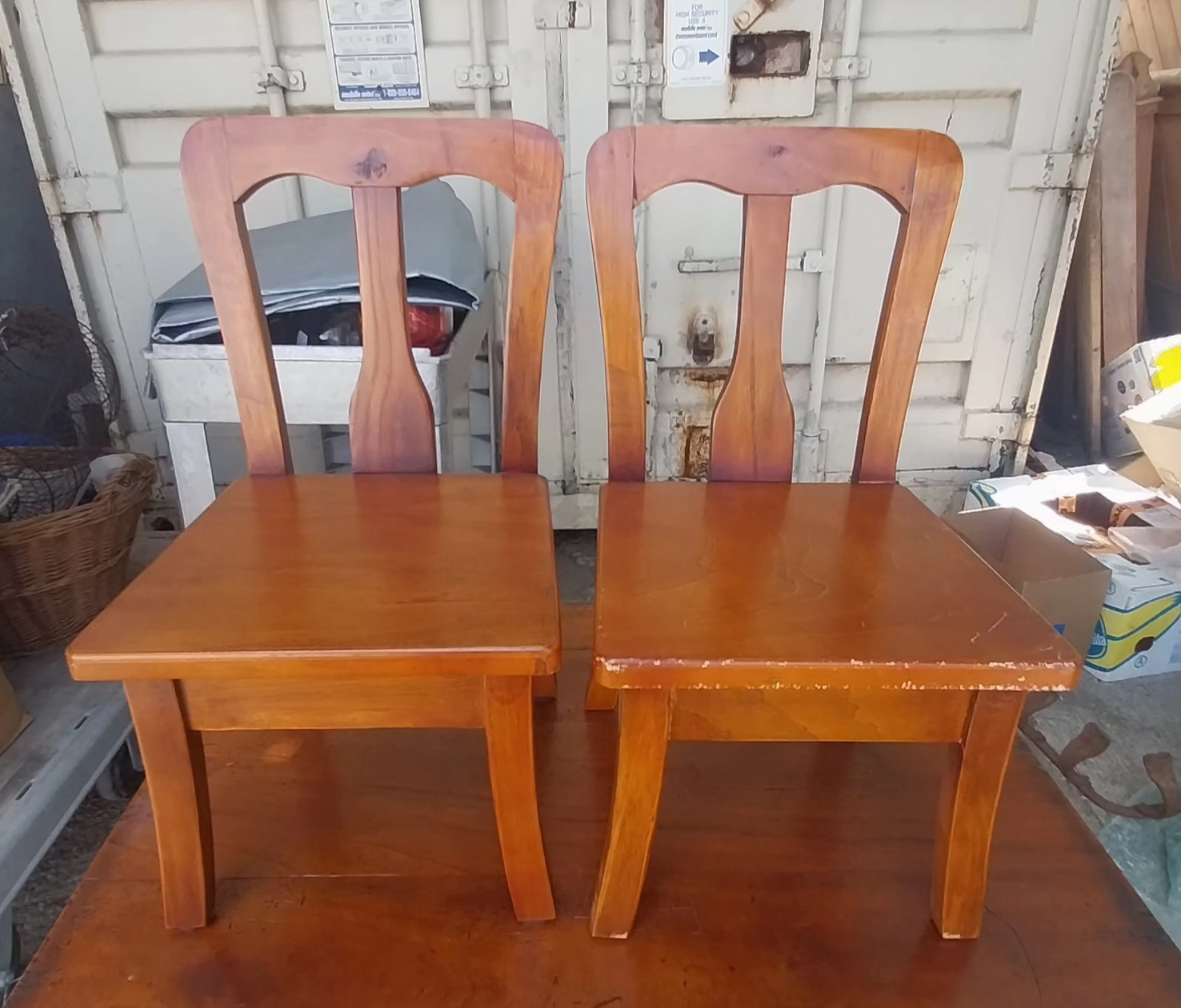 PAiR OF VINTAGE CHILDS CHAIR'S