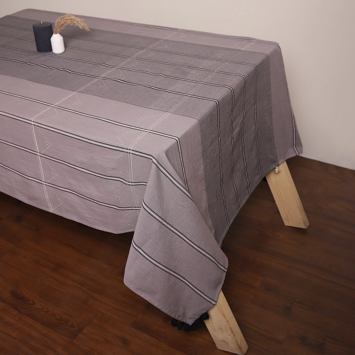 Pallavi Tangalia Cotton Table Cover ceramic table ornament