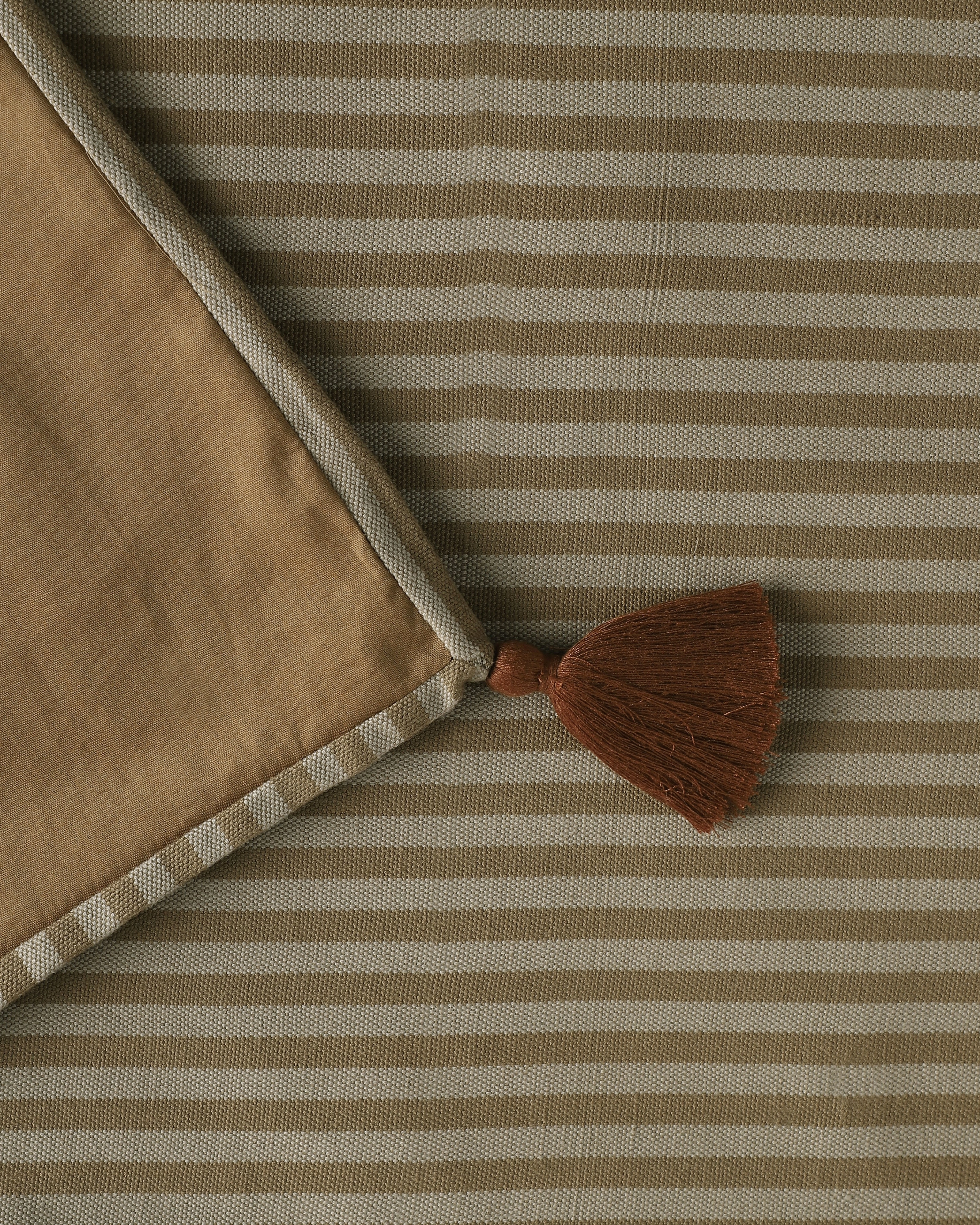 Preetha Extra Weft Cotton Table Runner