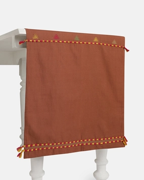 Puro Extra Weft Cotton Table Runner ceramic table ornament