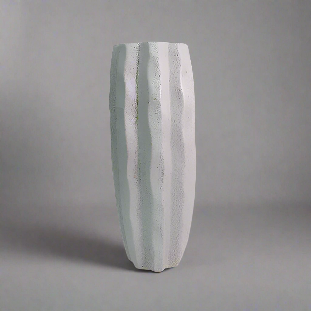 Saga vase decorative home ornament