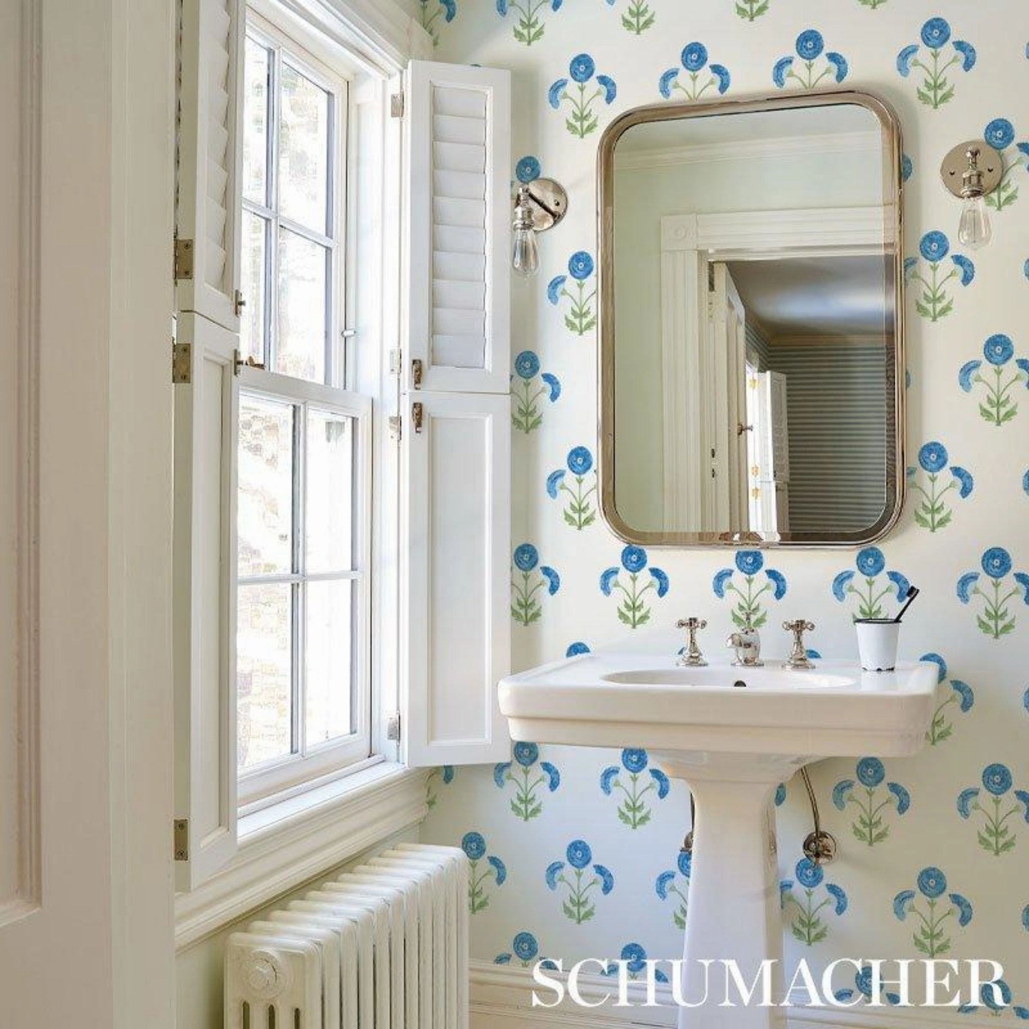Saranda Flower Wallpaper in Royal