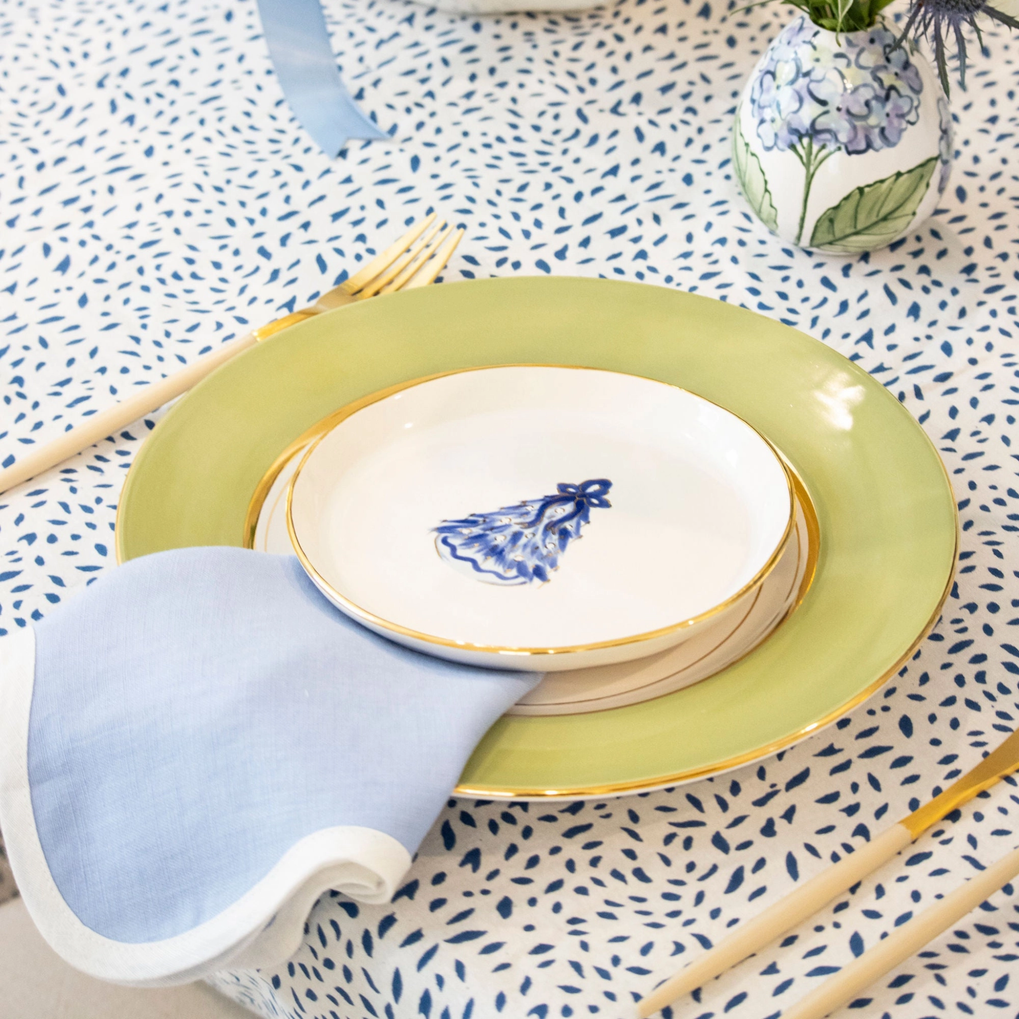 Scalloped Square Table Linen, Cornflower Blue