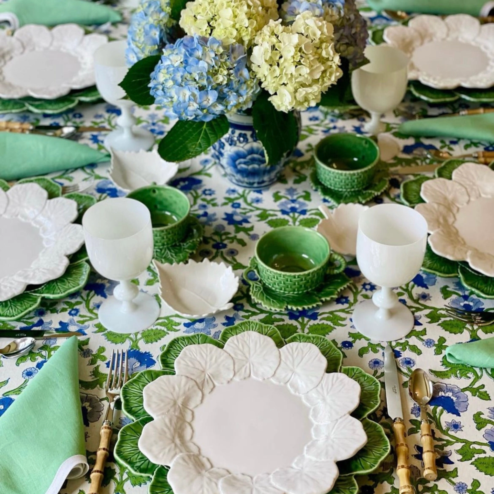 Scalloped Square Table Linen, Garden Green