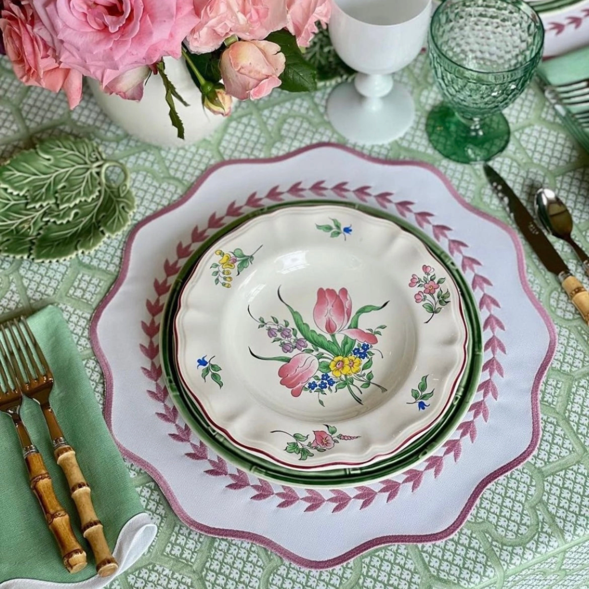 Scalloped Square Table Linen, Garden Green