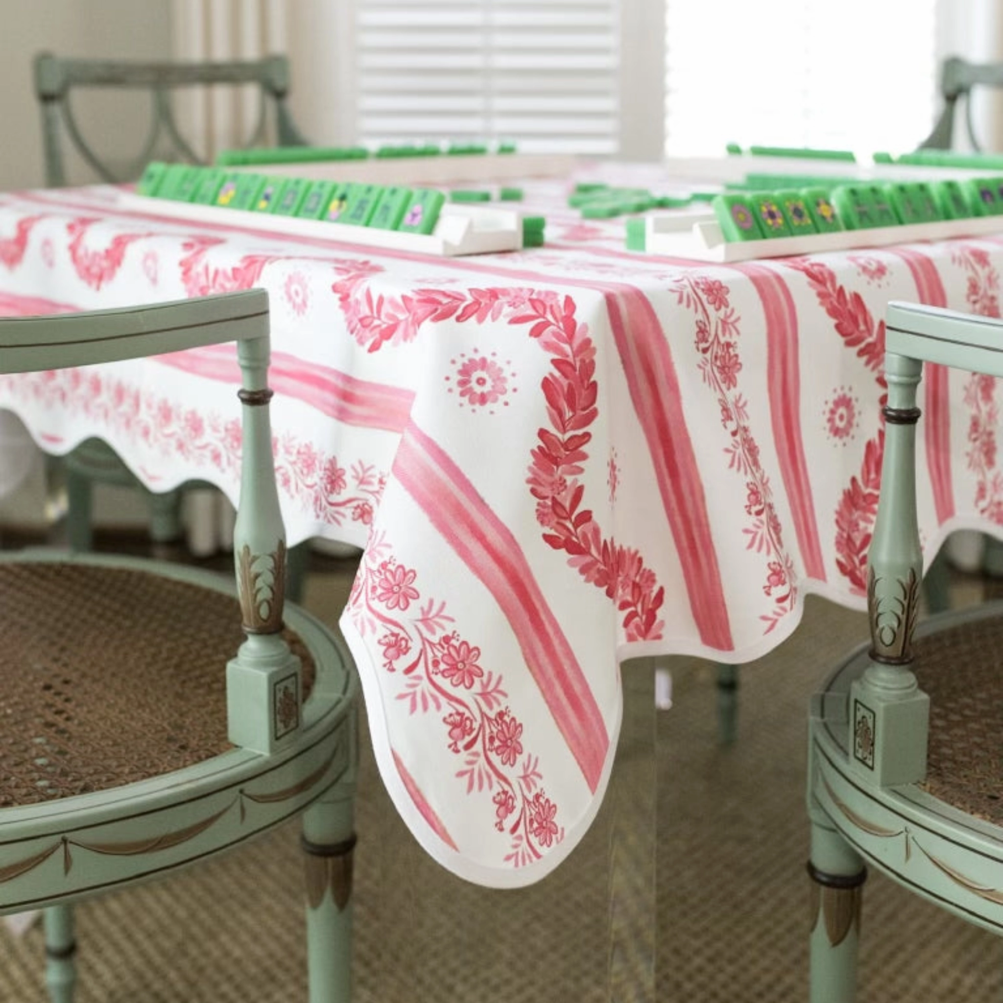 Scalloped Square Table Topper - Boxwood Garden, Rose