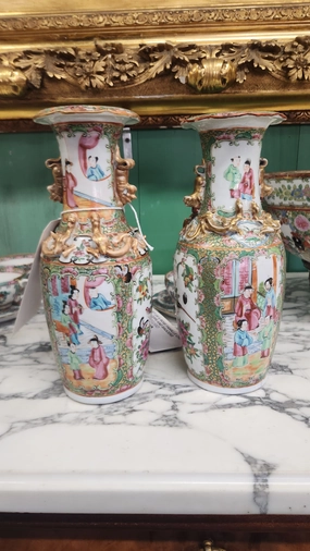 SET OF 2 SMALL CHINESE ROSE MEDALLION VASES- AS FOUND (1 SLIGHTLY LARGER) artistic wall mural