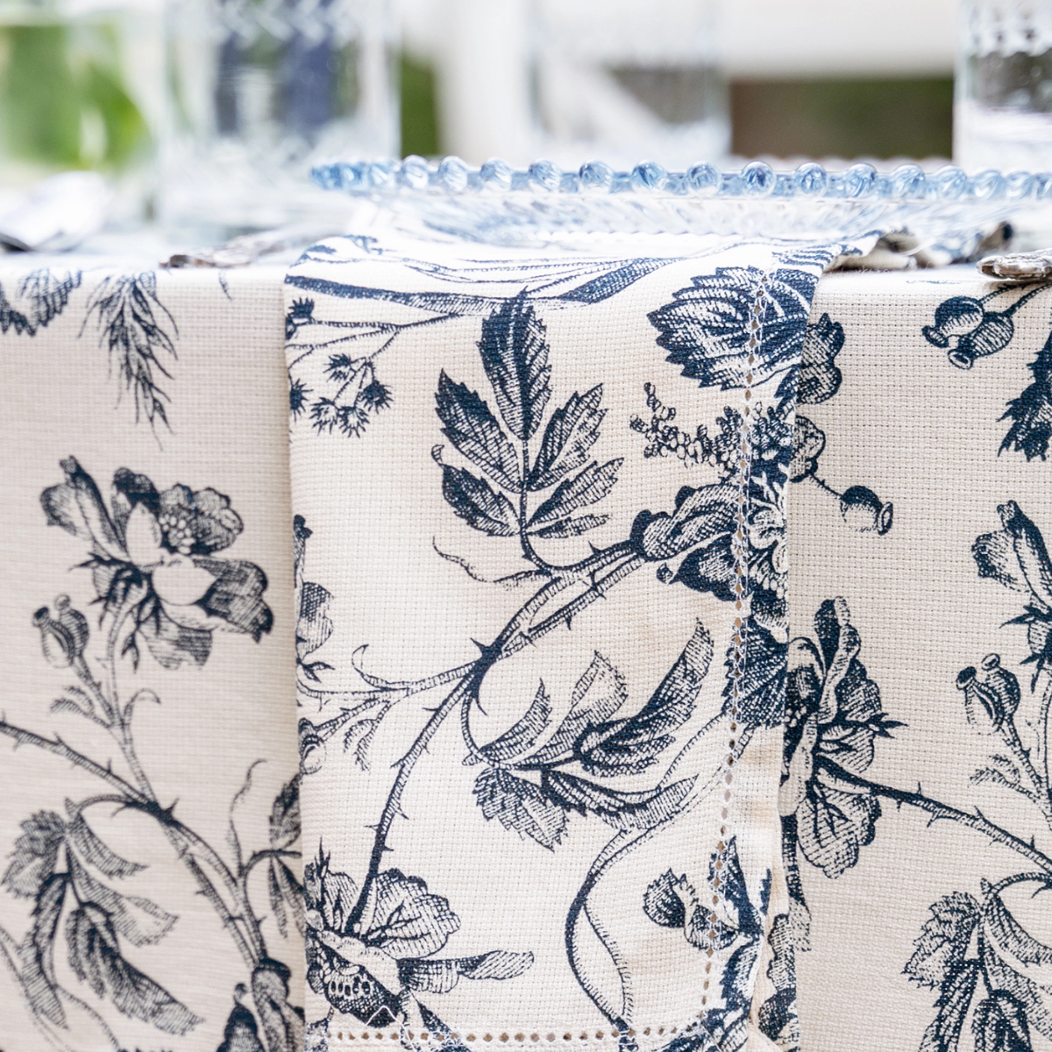 Set of 4 Navy Bienvenue Napkins