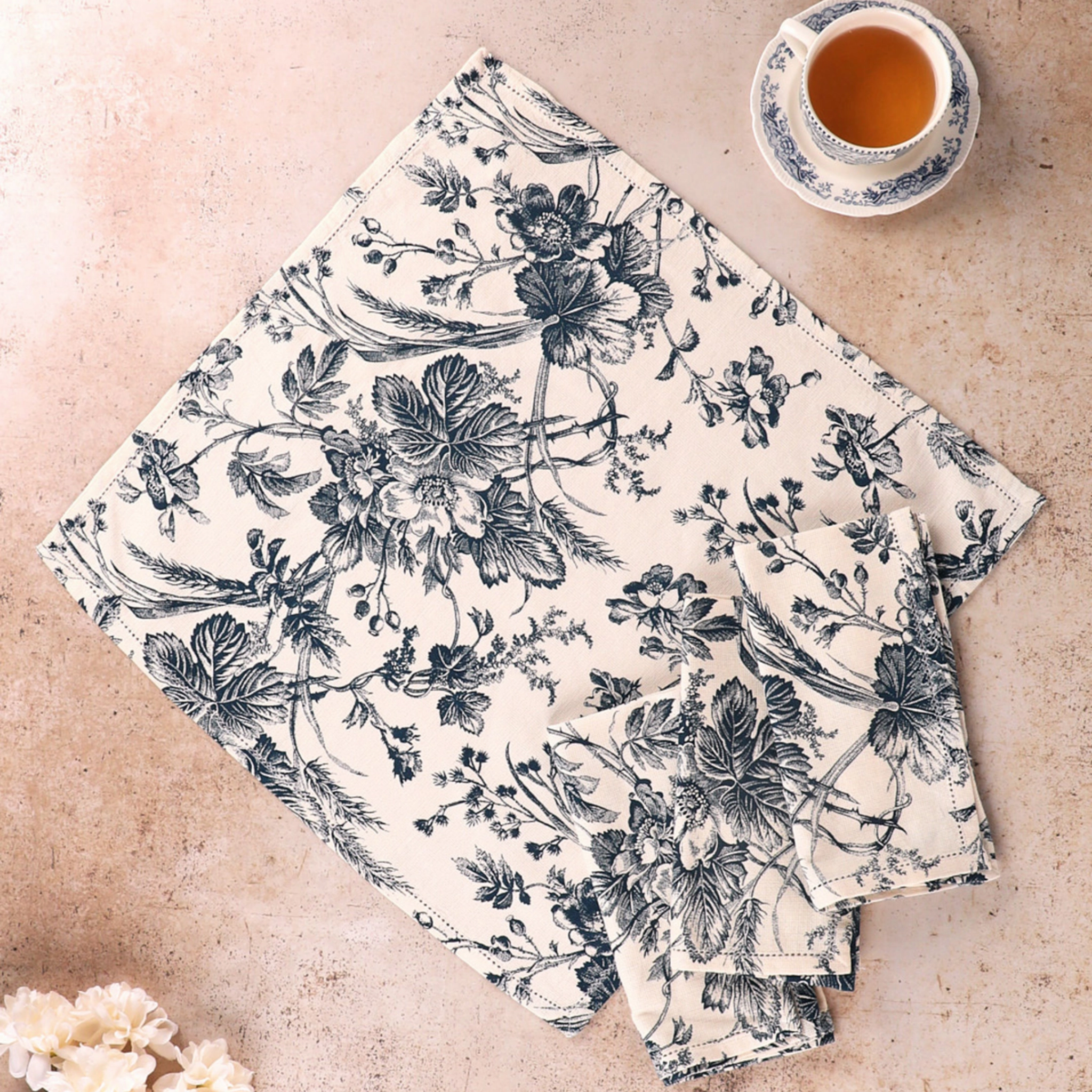 Set of 4 Navy Bienvenue Napkins