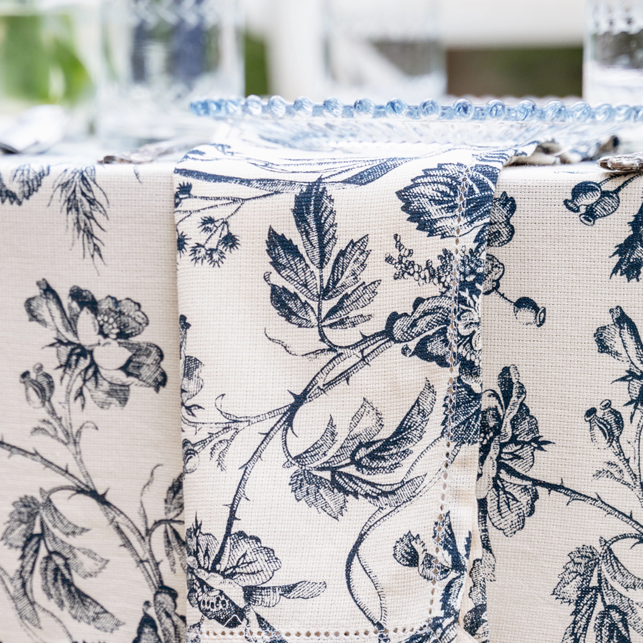 Set of 4 Navy Bienvenue Napkins