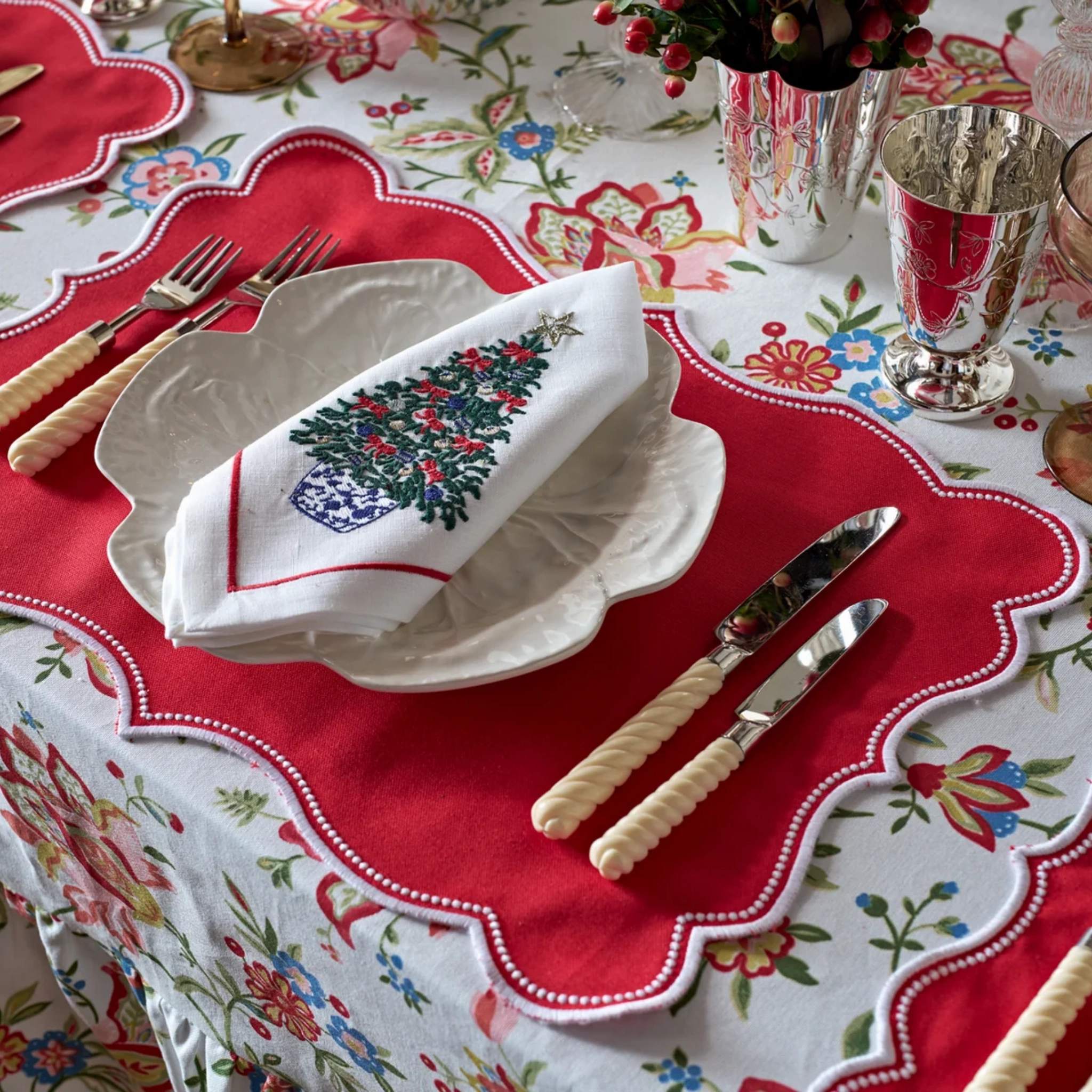 Set of 4 Noel Red & White Embroidered Placemats
