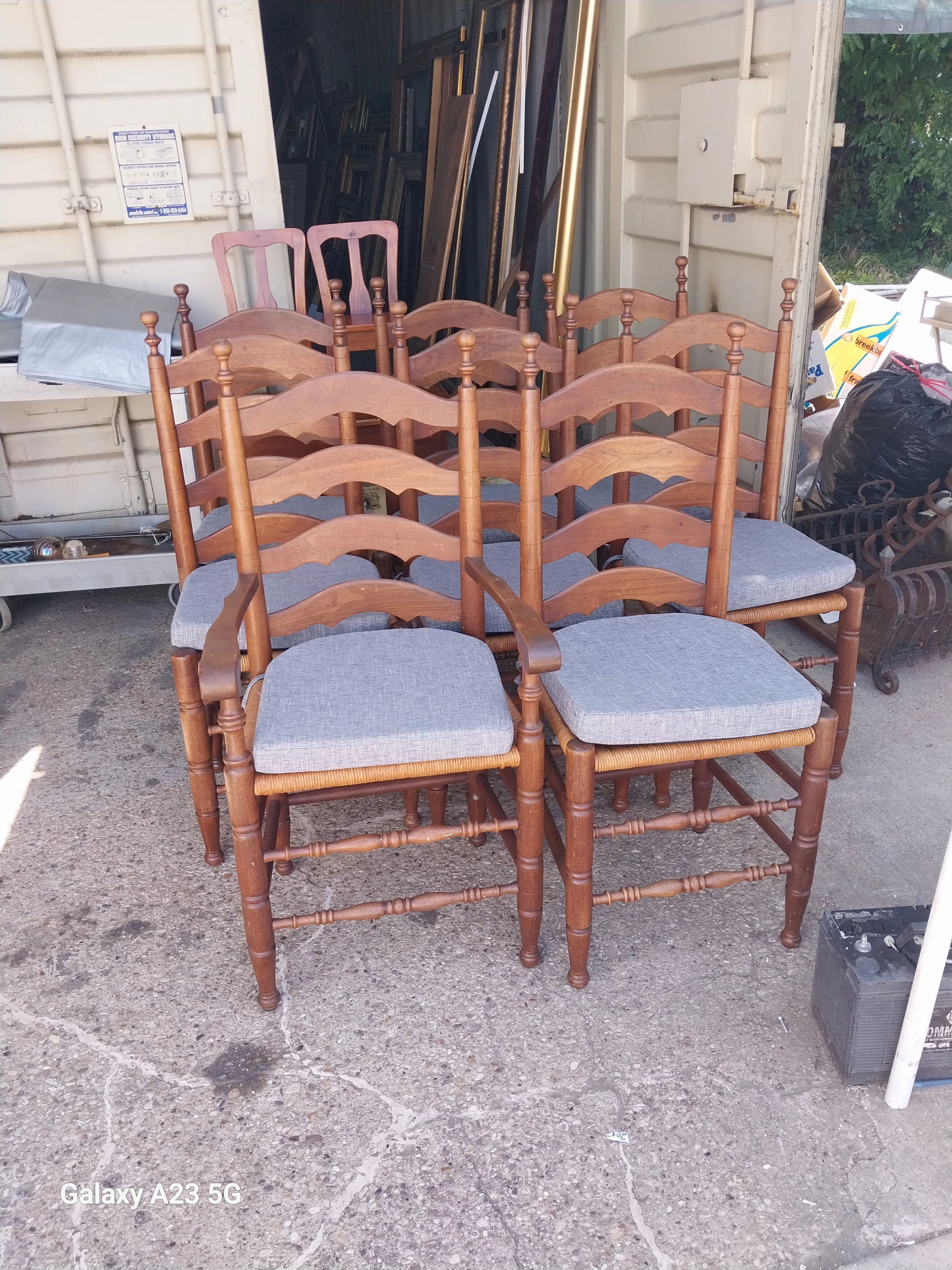 SET OF 8 VINTAGE AMERICAN MADE  DARK WALNUT RUSH SEAT LADDER BACK CHAIRS