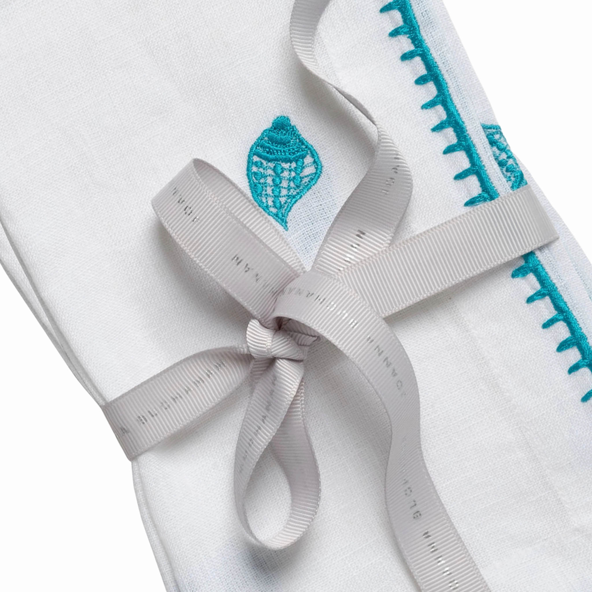 Shell Embroidered Dinner Napkins, White, Set of Two
