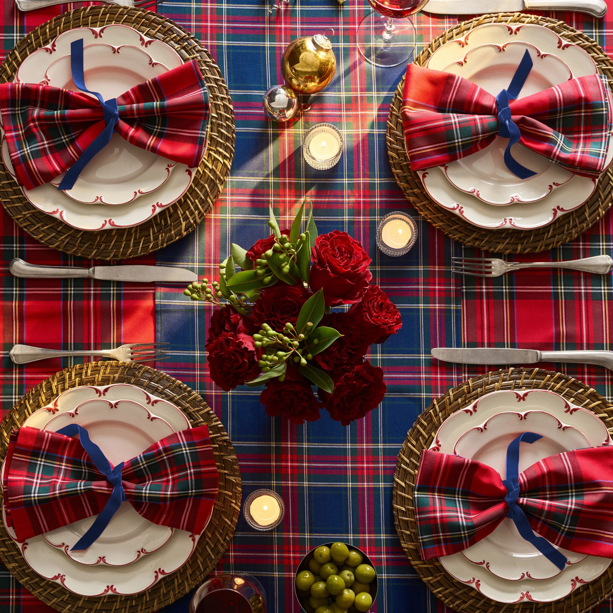 Signature Twill Tablecloth in Imperial Tartan