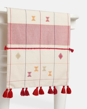 Sole Extra Weft Cotton Table Runner ceramic table ornament