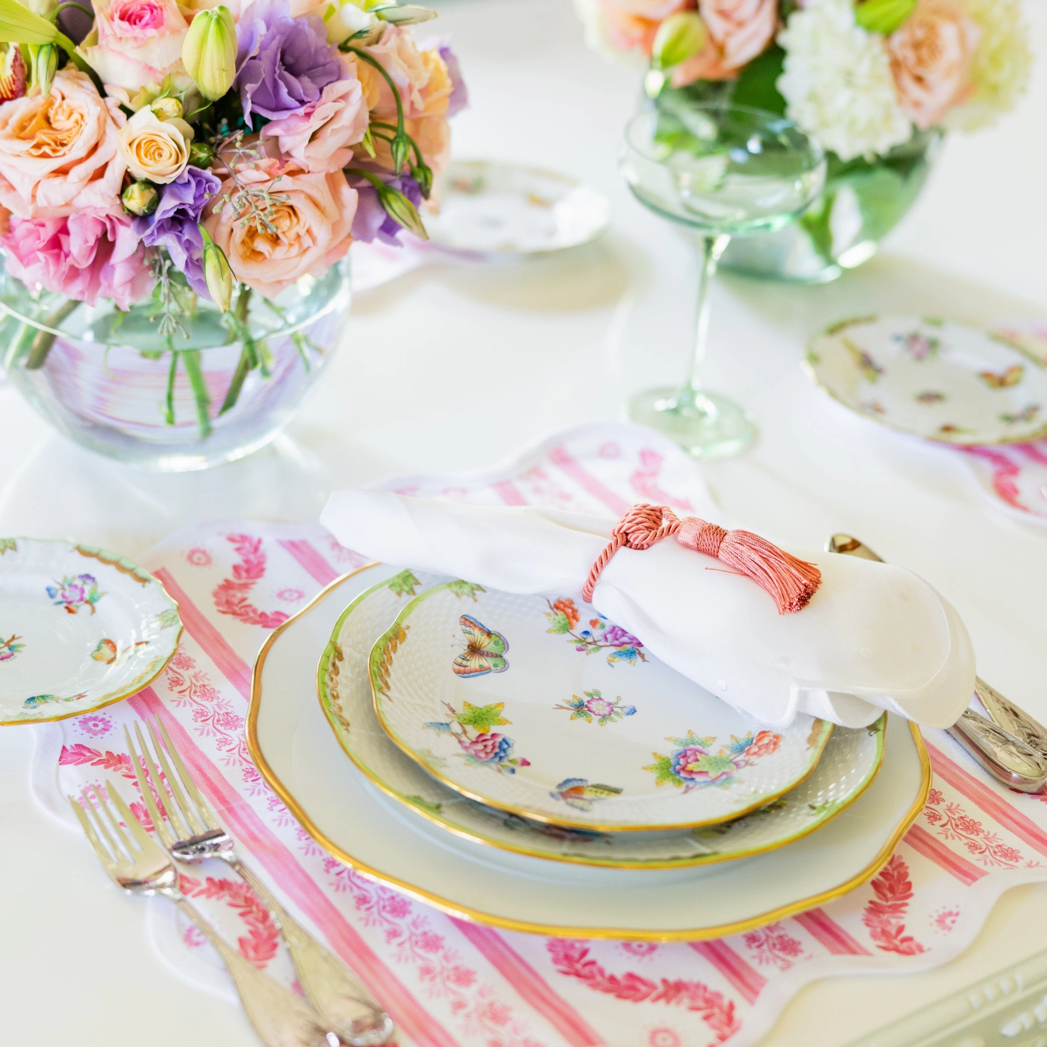 Square Scalloped Placemat, Boxwood Garden - Rose
