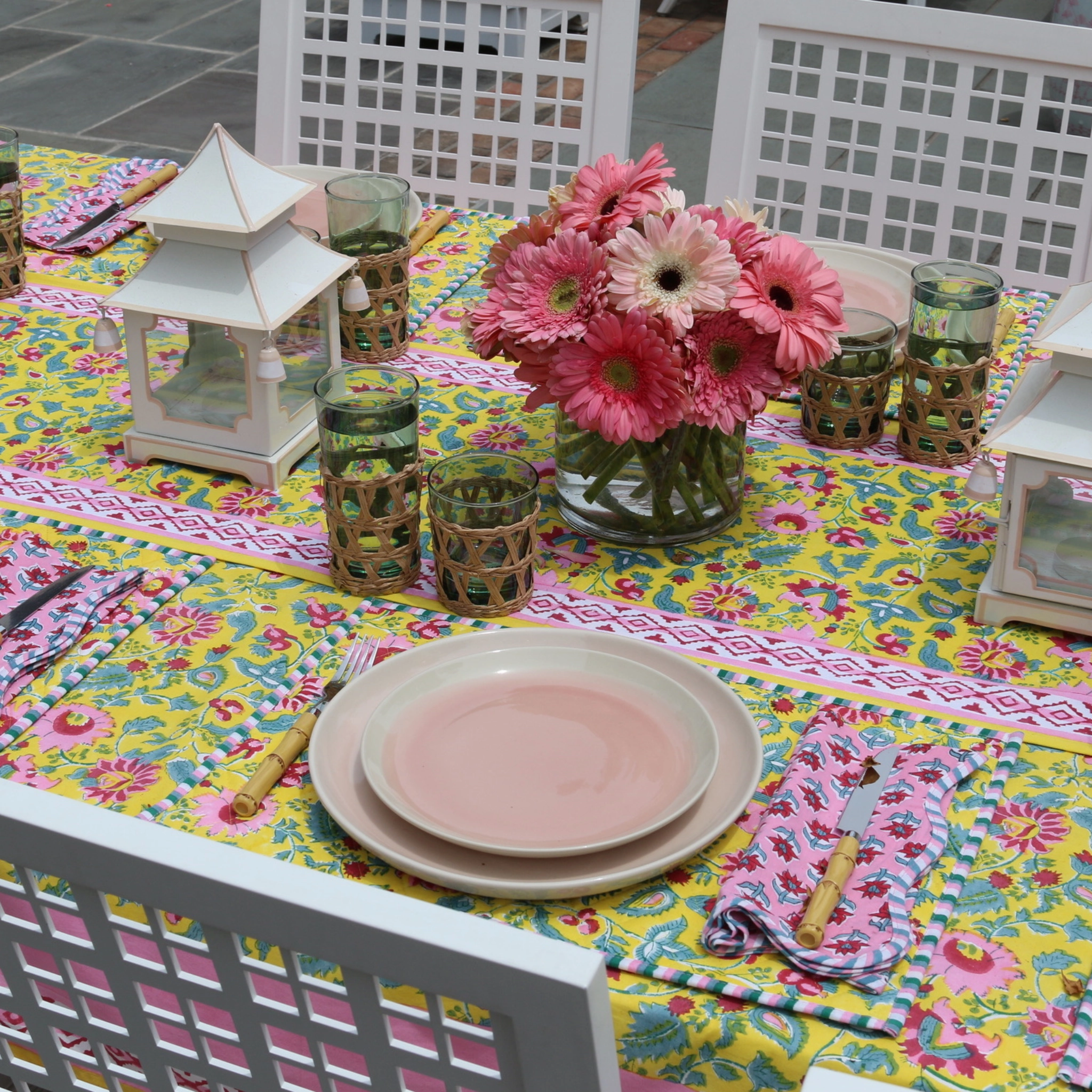 Stoneware Dinner Plates in Vintage Rose and Cream