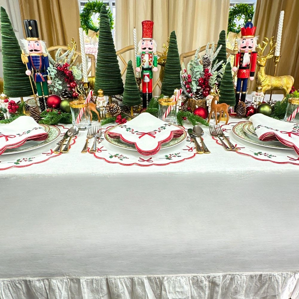 Studio Collection: Holly & Bows Napkin, Set of 4