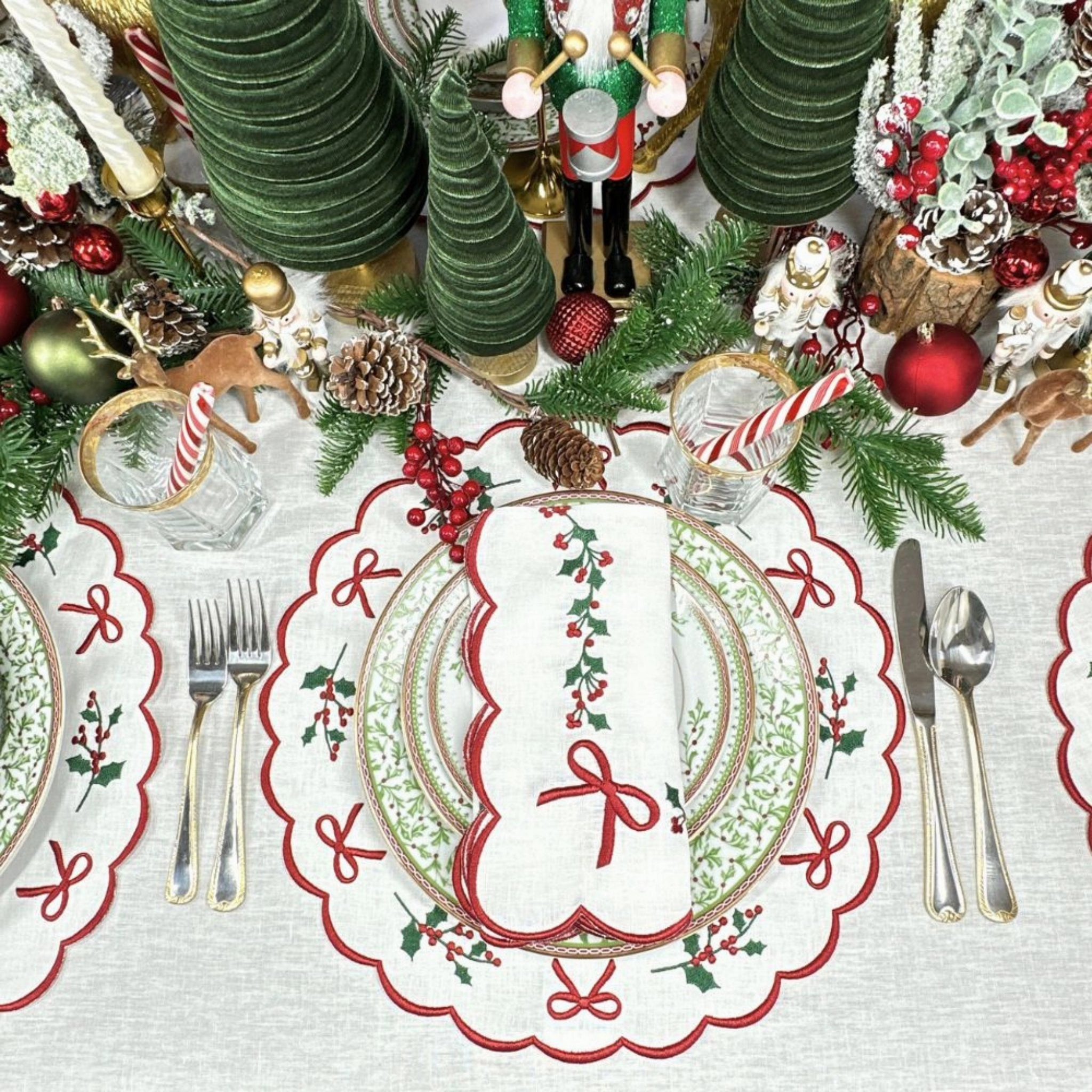 Studio Collection: Holly & Bows Placemat, Set of 4