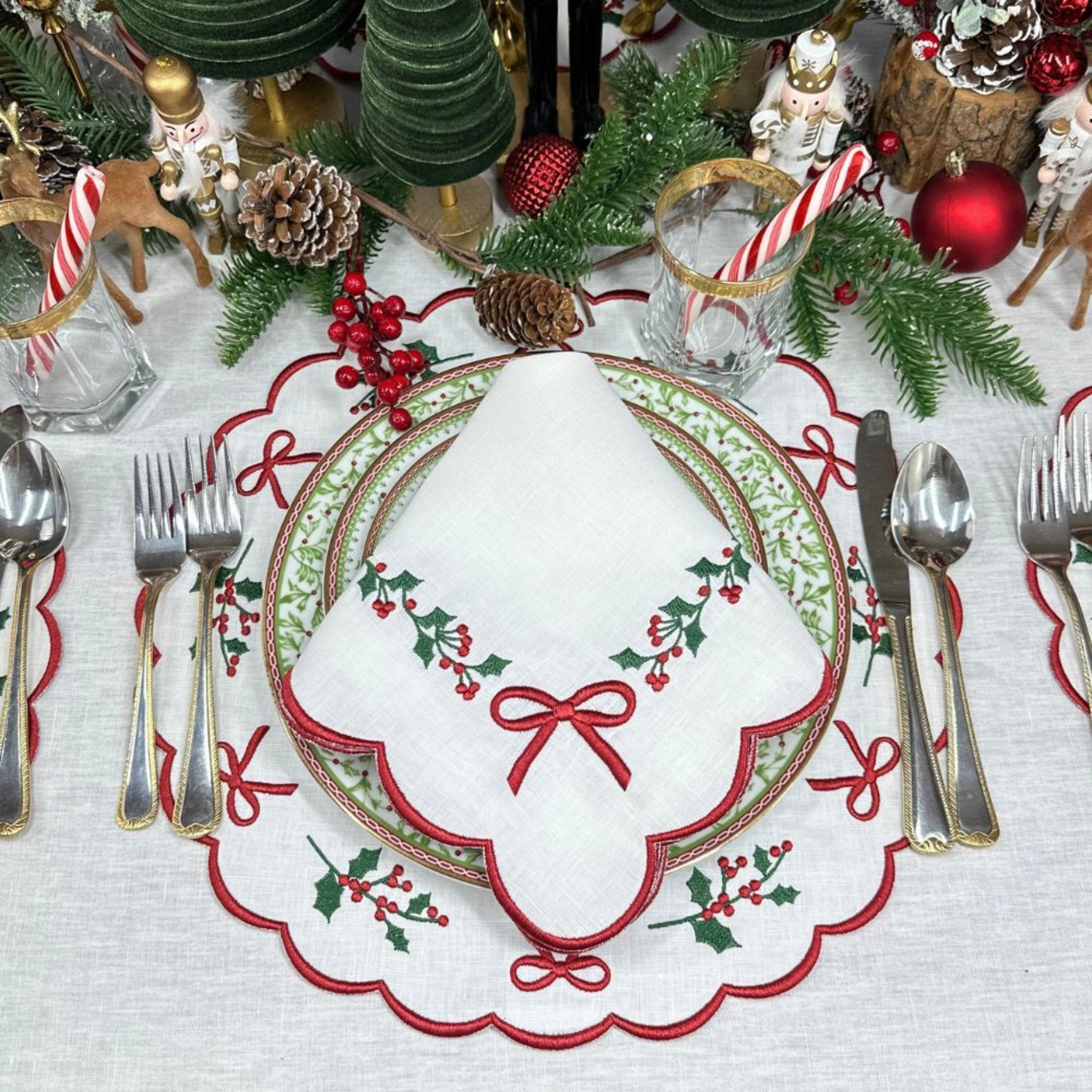 Studio Collection: Holly & Bows Placemat, Set of 4