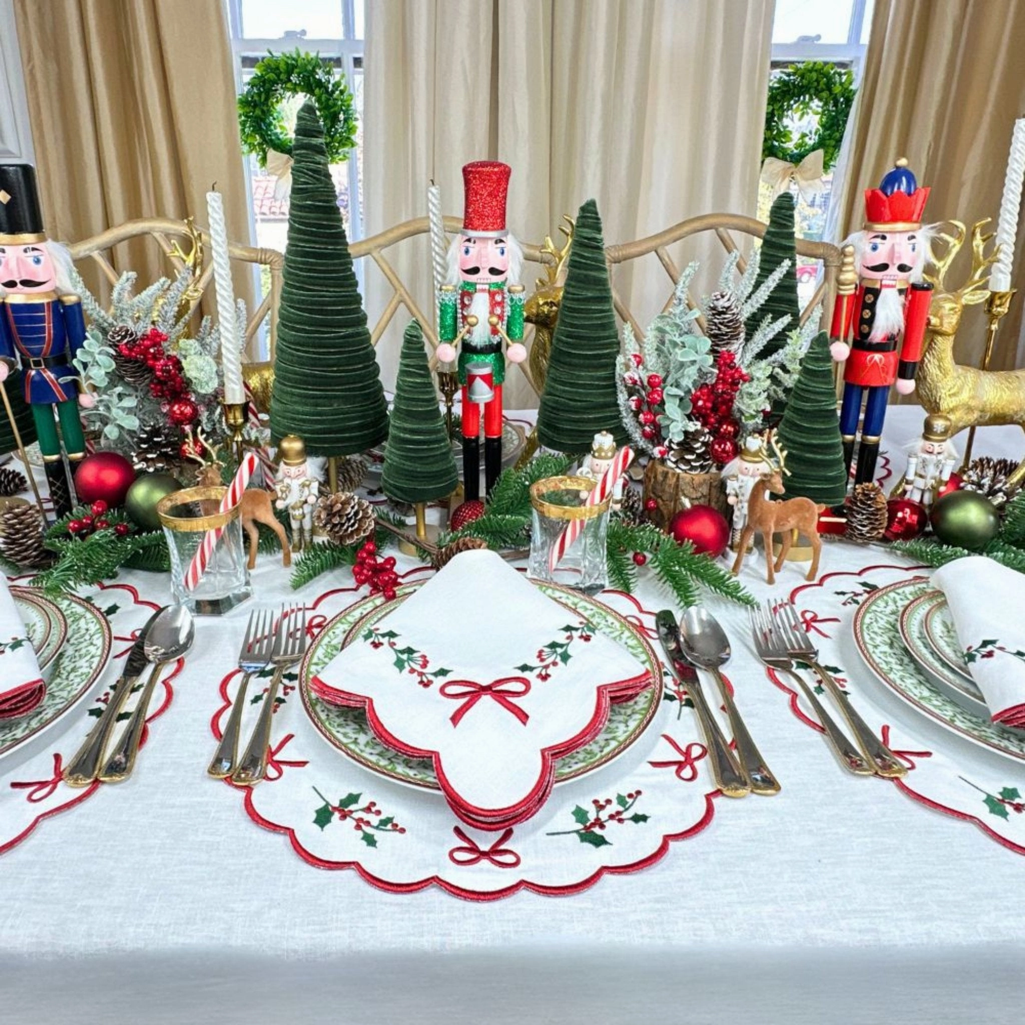 Studio Collection: Holly & Bows Placemat, Set of 4