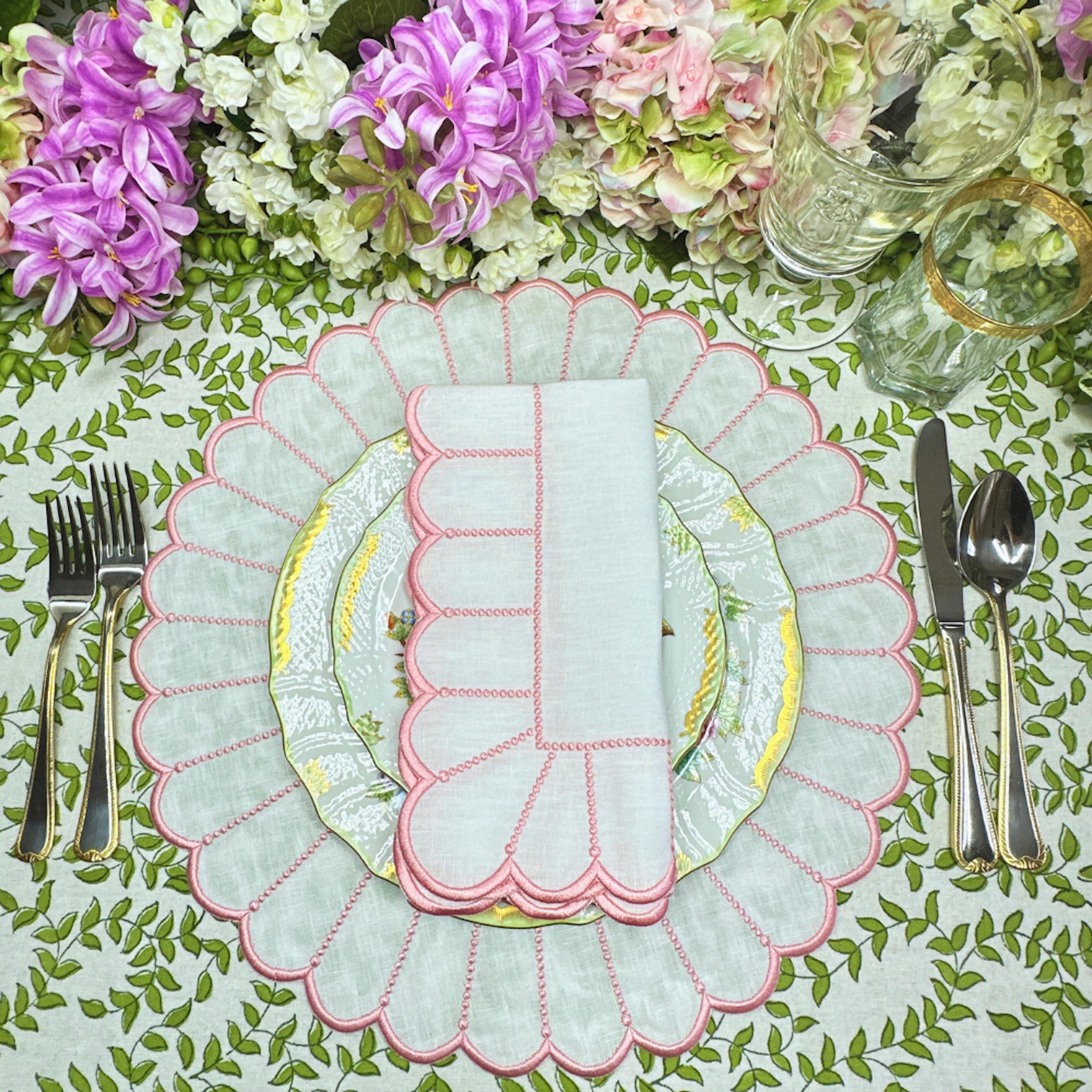 Studio Collection Linen Pippa Placemat in White/Pink, Set of 4