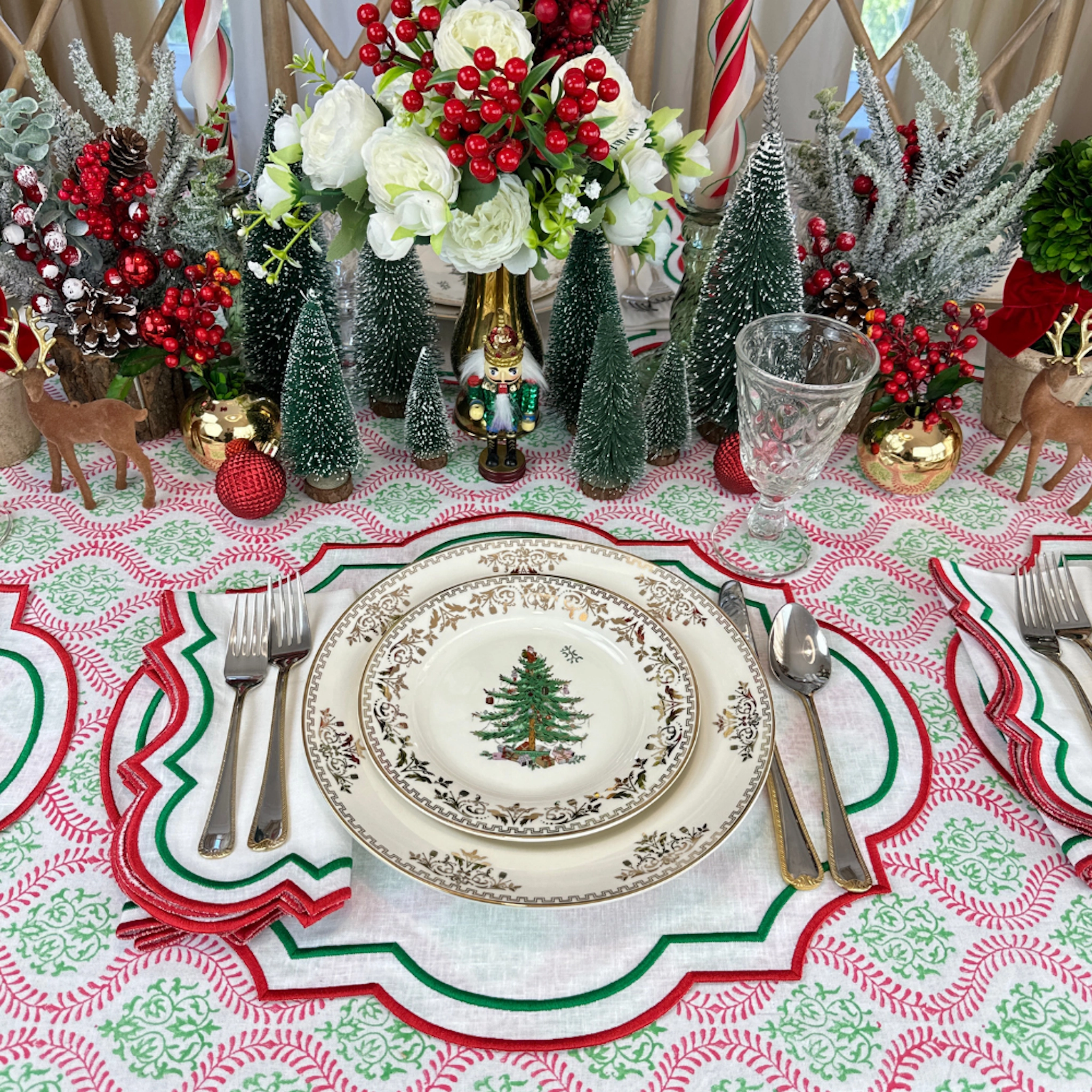 Studio Collection: Parker Napkins in Linen Christmas, Set of 4