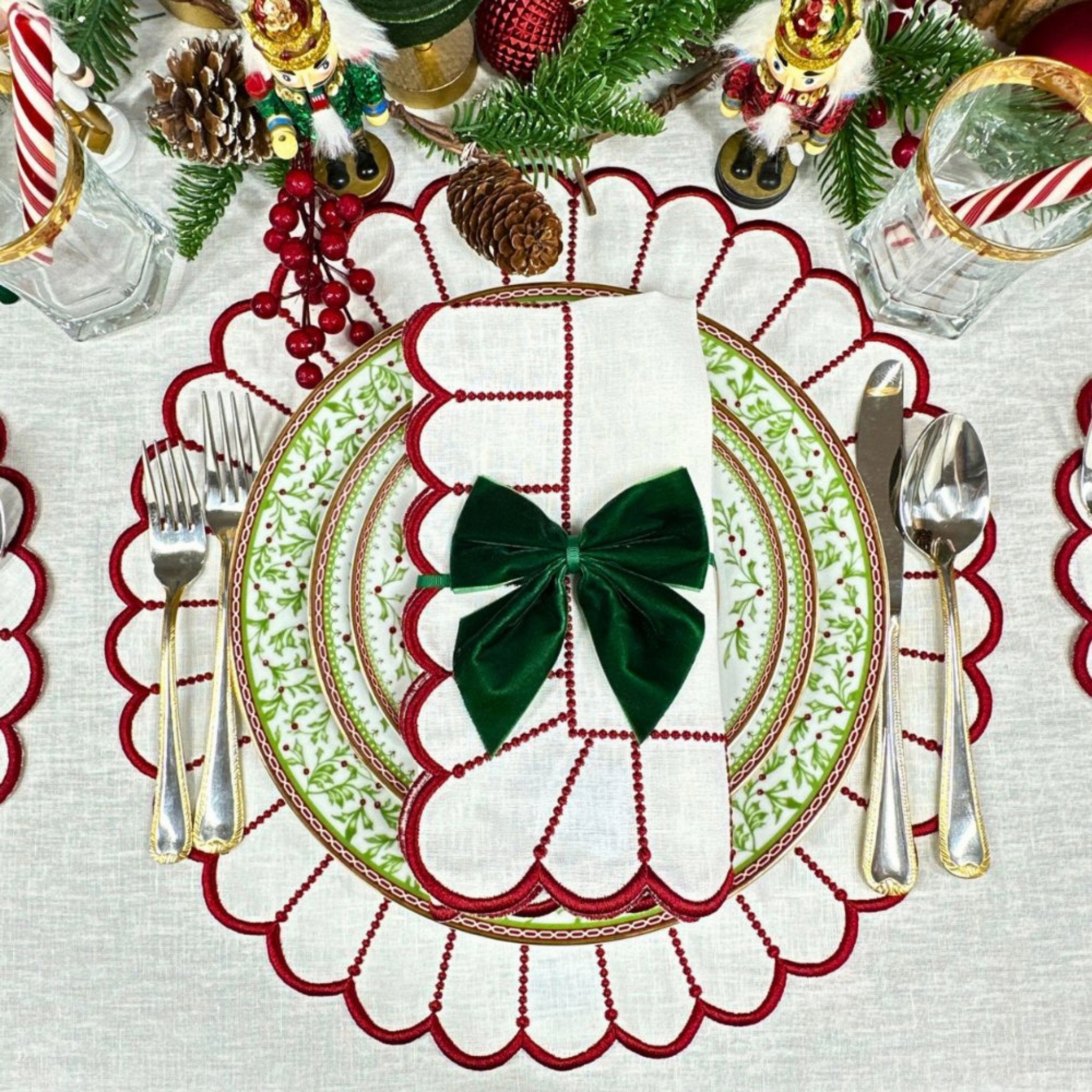 Studio Collection: Pippa Placemat in White/Red, Set of 4